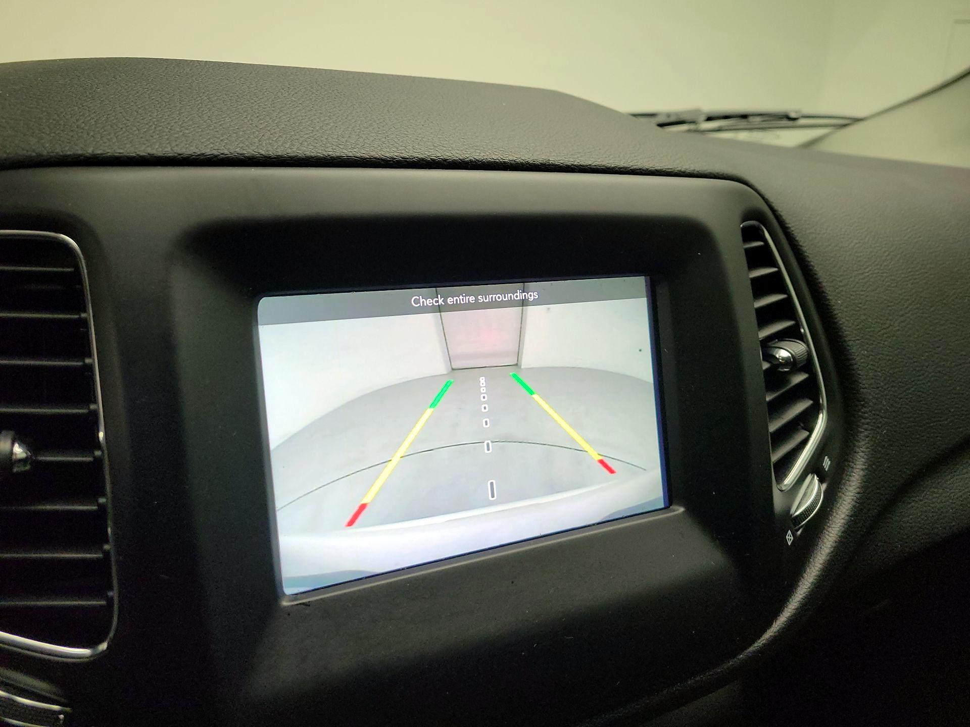 Thumbnail: 2018 Jeep Compass - 13