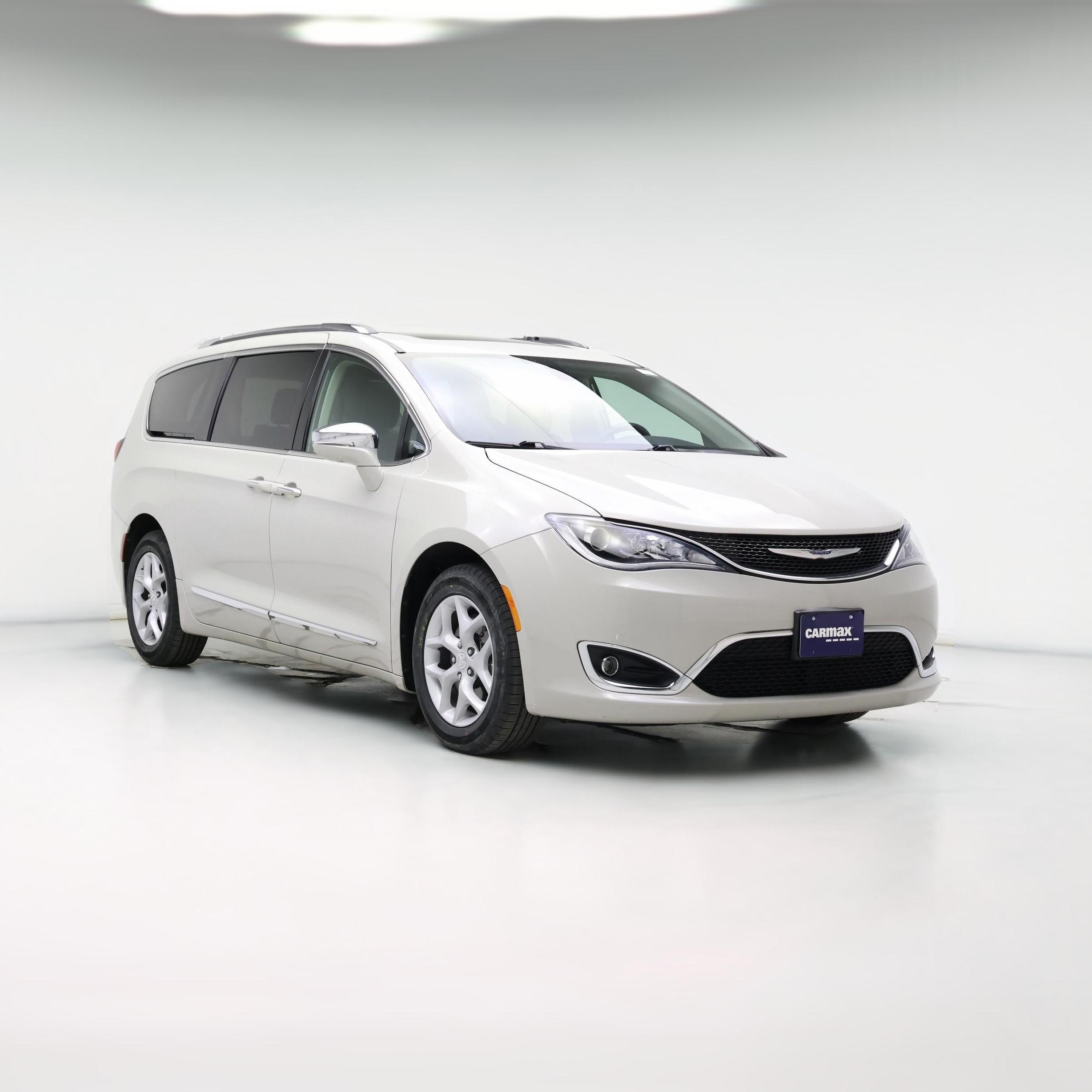 Thumbnail: 2017 Chrysler Pacifica - 1