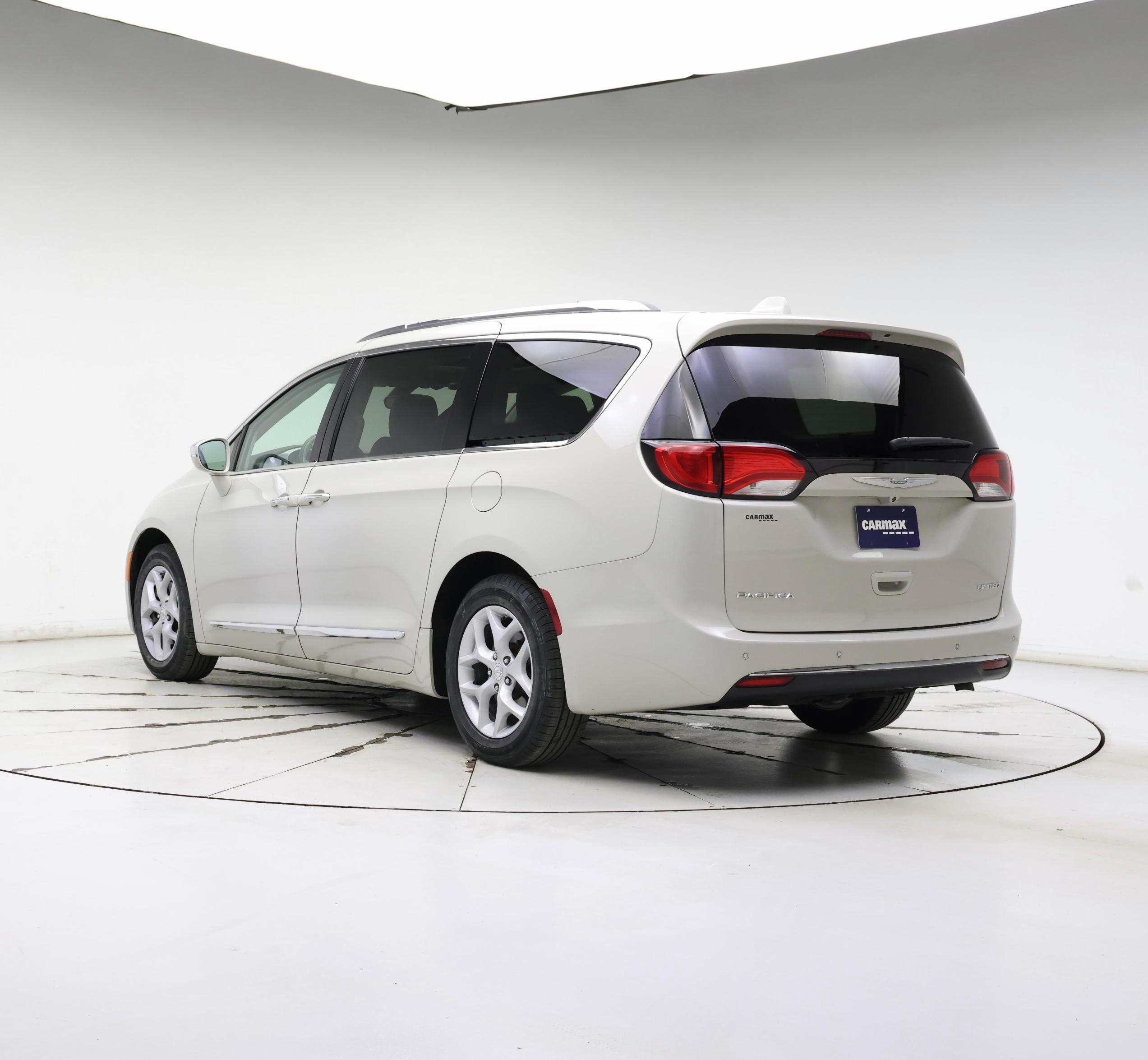 Thumbnail: 2017 Chrysler Pacifica - 2