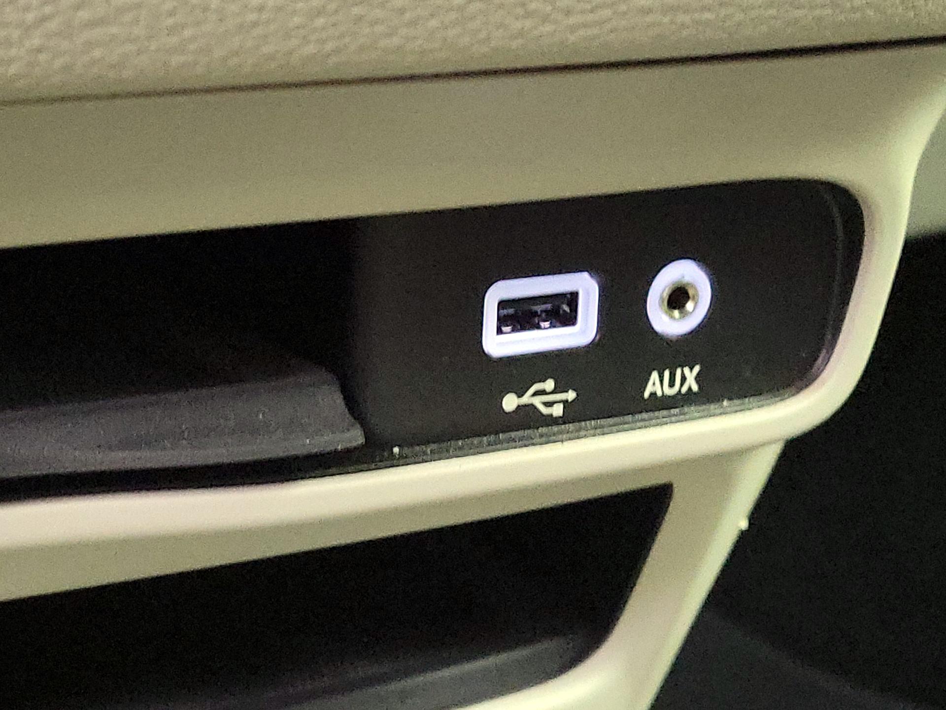 Thumbnail: 2017 Chrysler Pacifica - 19