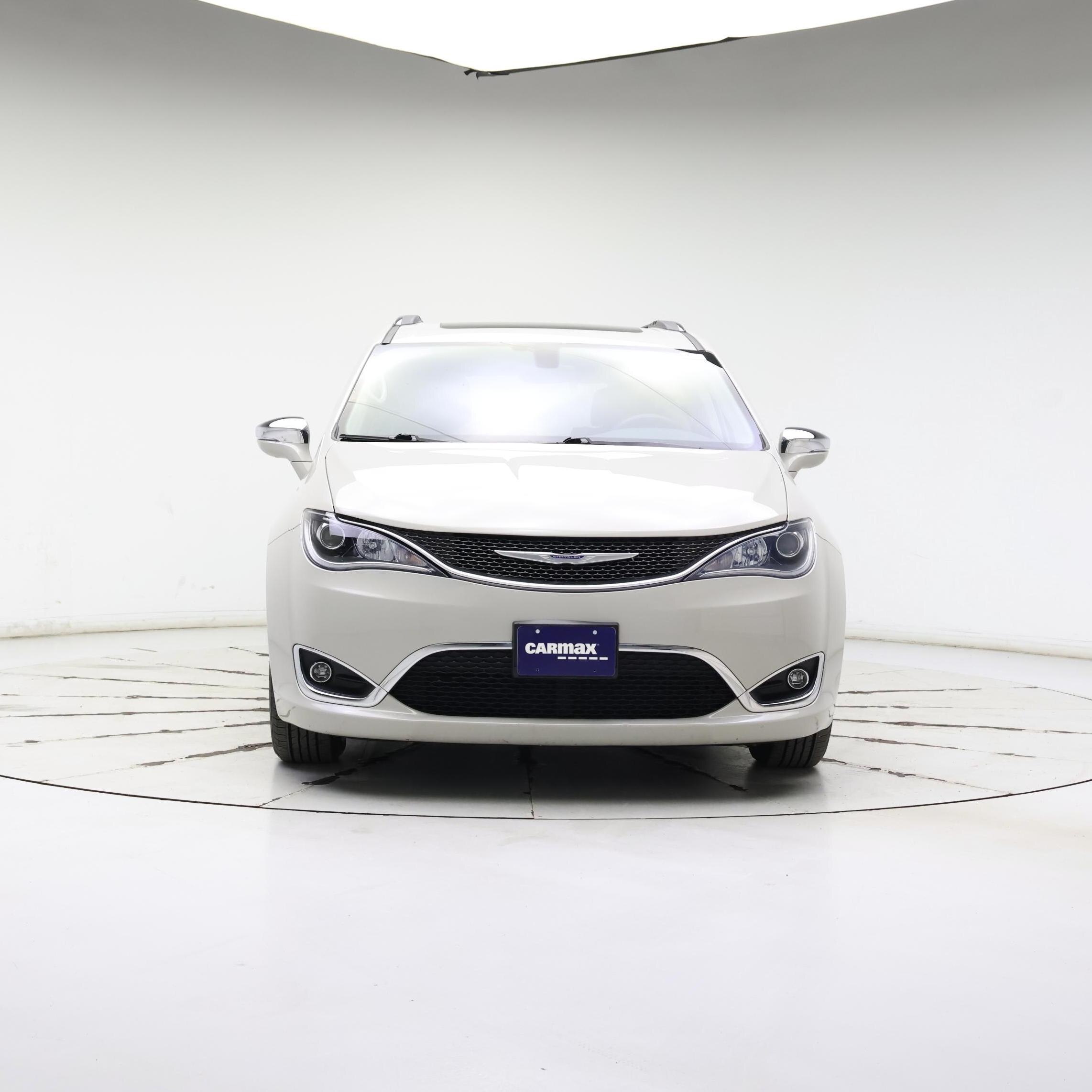 Thumbnail: 2017 Chrysler Pacifica - 5