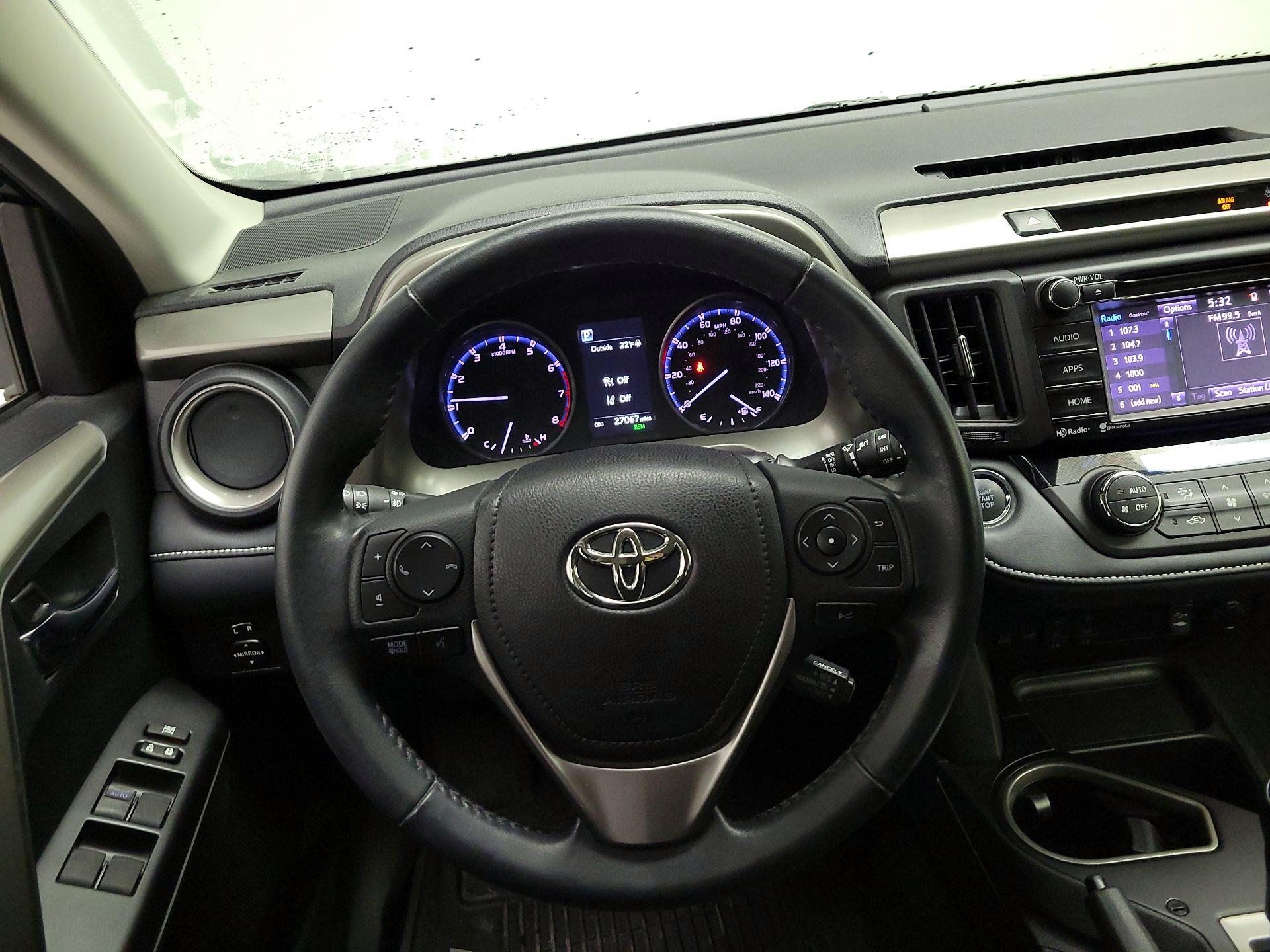 Thumbnail: 2018 Toyota RAV4 - 10