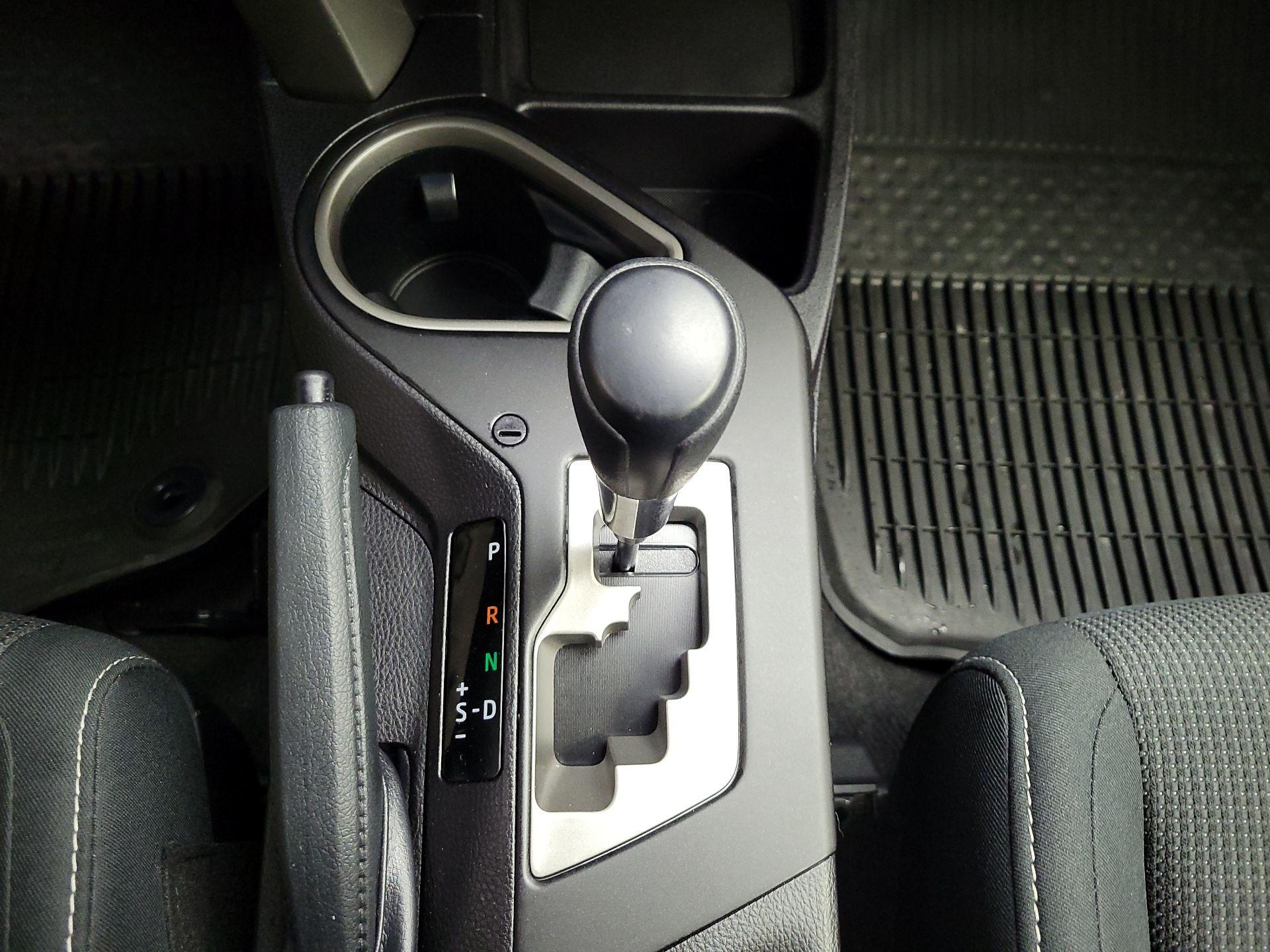 Thumbnail: 2018 Toyota RAV4 - 17