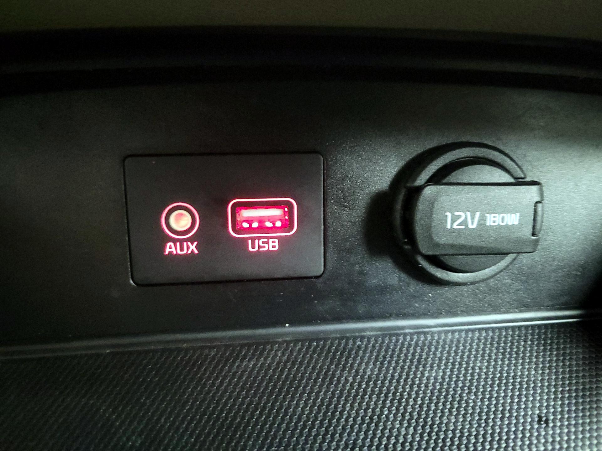 Thumbnail: 2019 Kia Sedona - 18