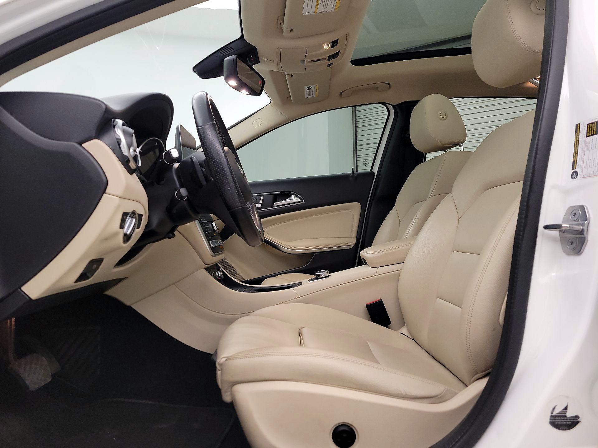 Thumbnail: 2019 Mercedes-Benz GLA - 11