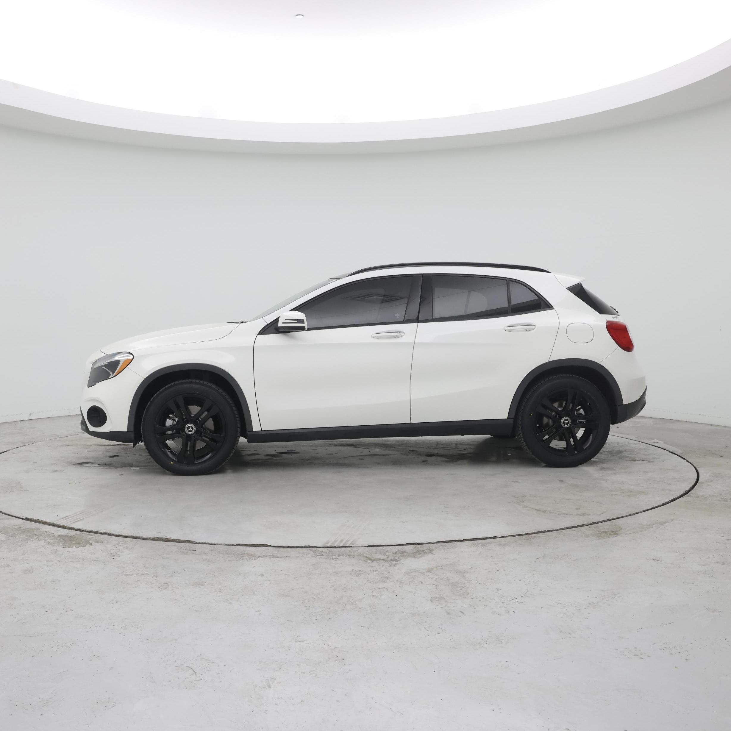 Thumbnail: 2019 Mercedes-Benz GLA - 3