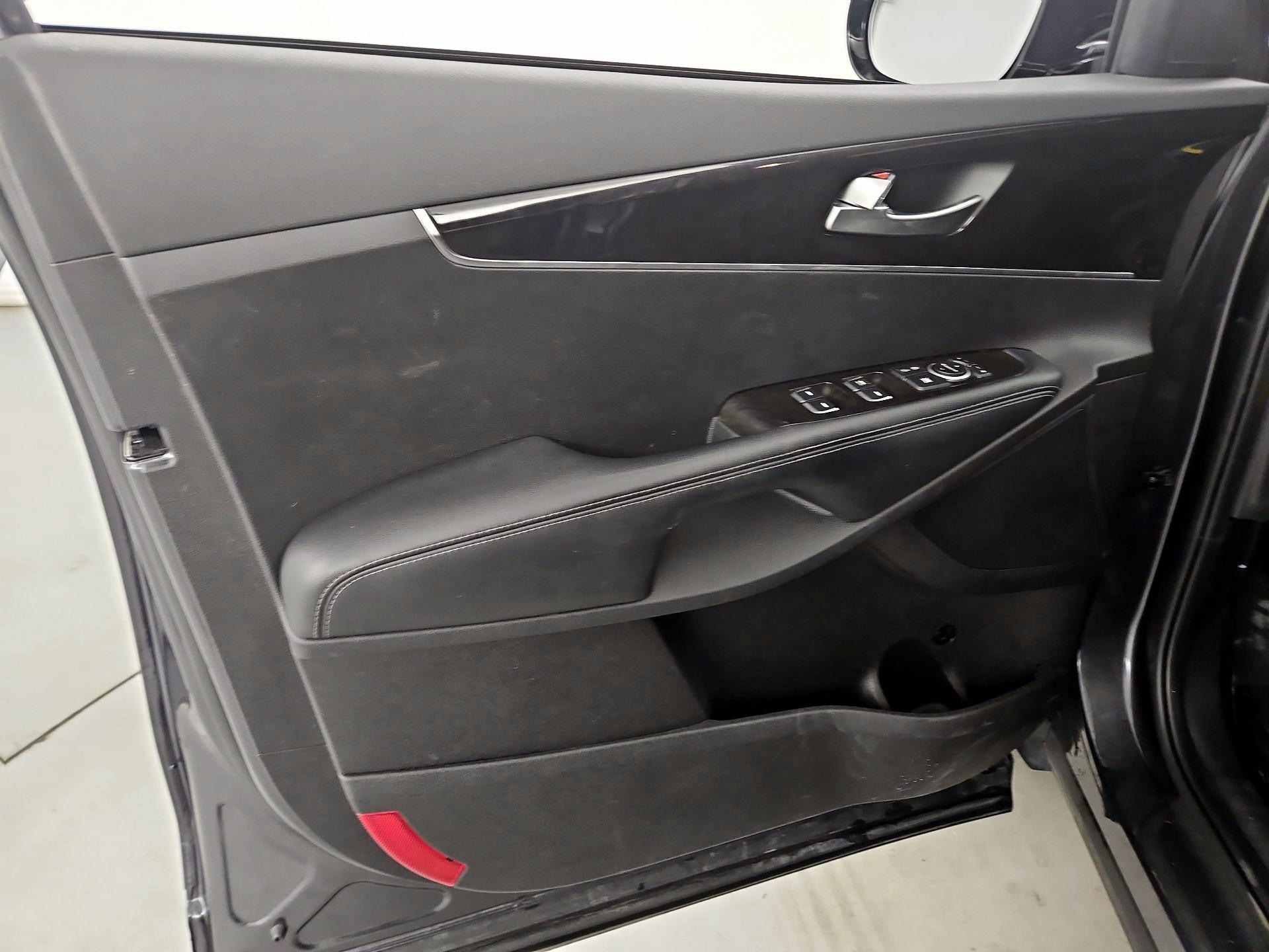 Thumbnail: 2018 Kia Sorento - 12