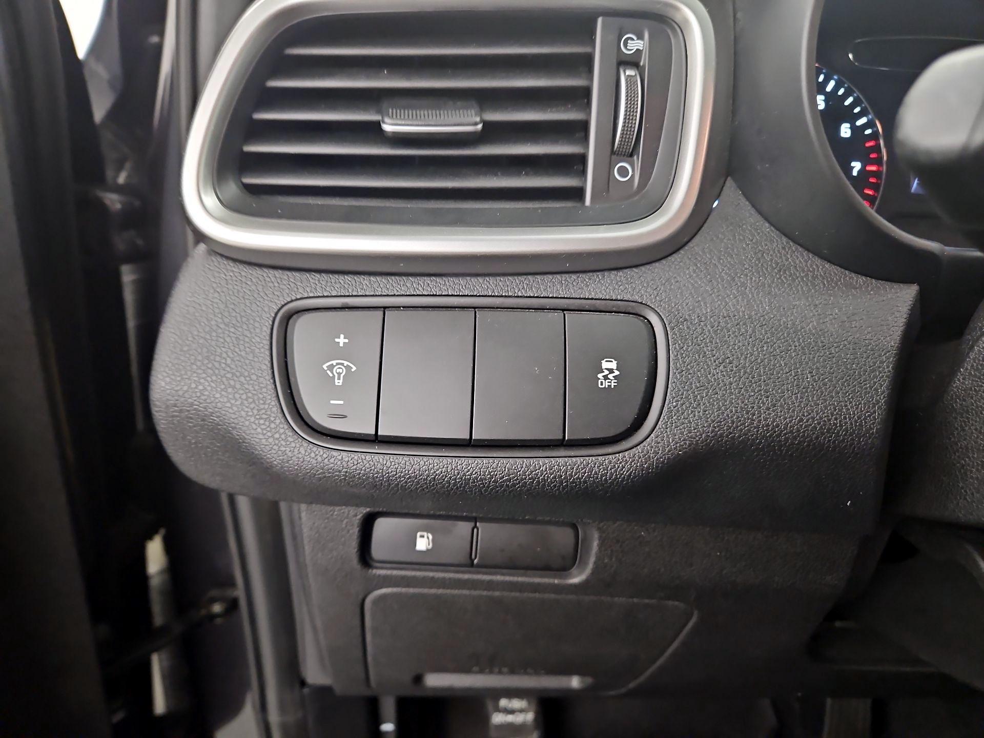 Thumbnail: 2018 Kia Sorento - 13