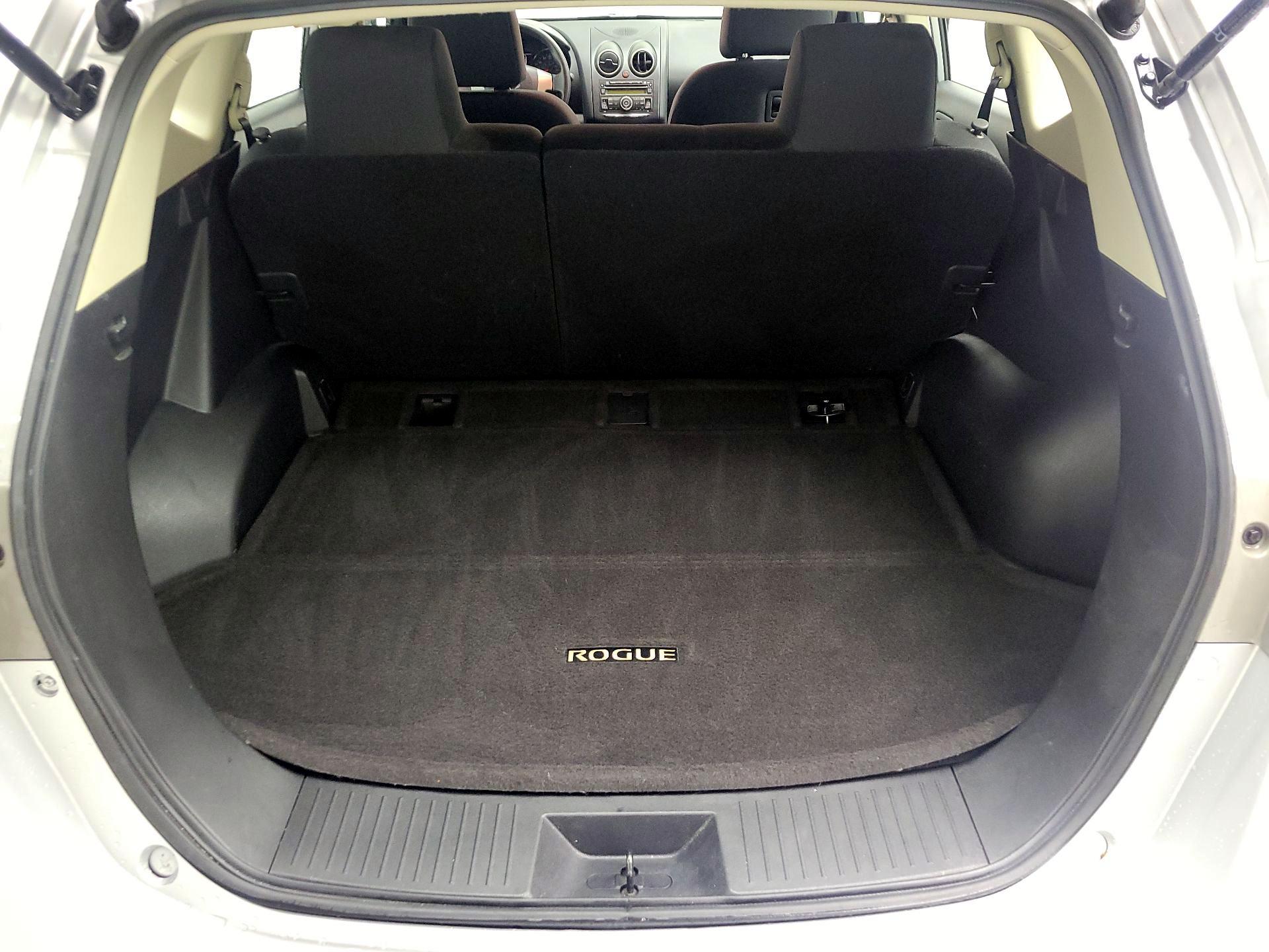 Thumbnail: 2015 Nissan Rogue - 16