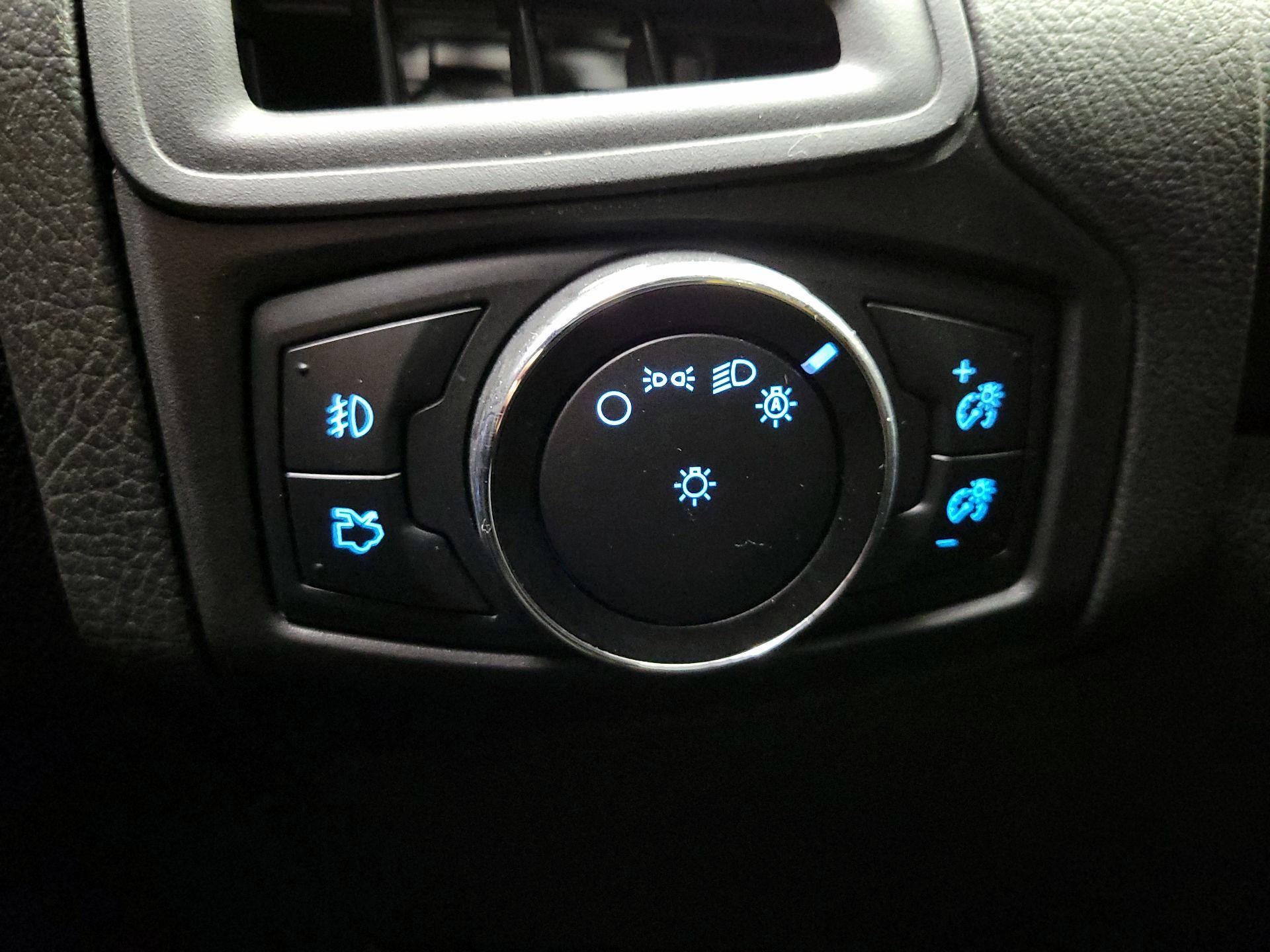 Thumbnail: 2014 Ford Focus - 13