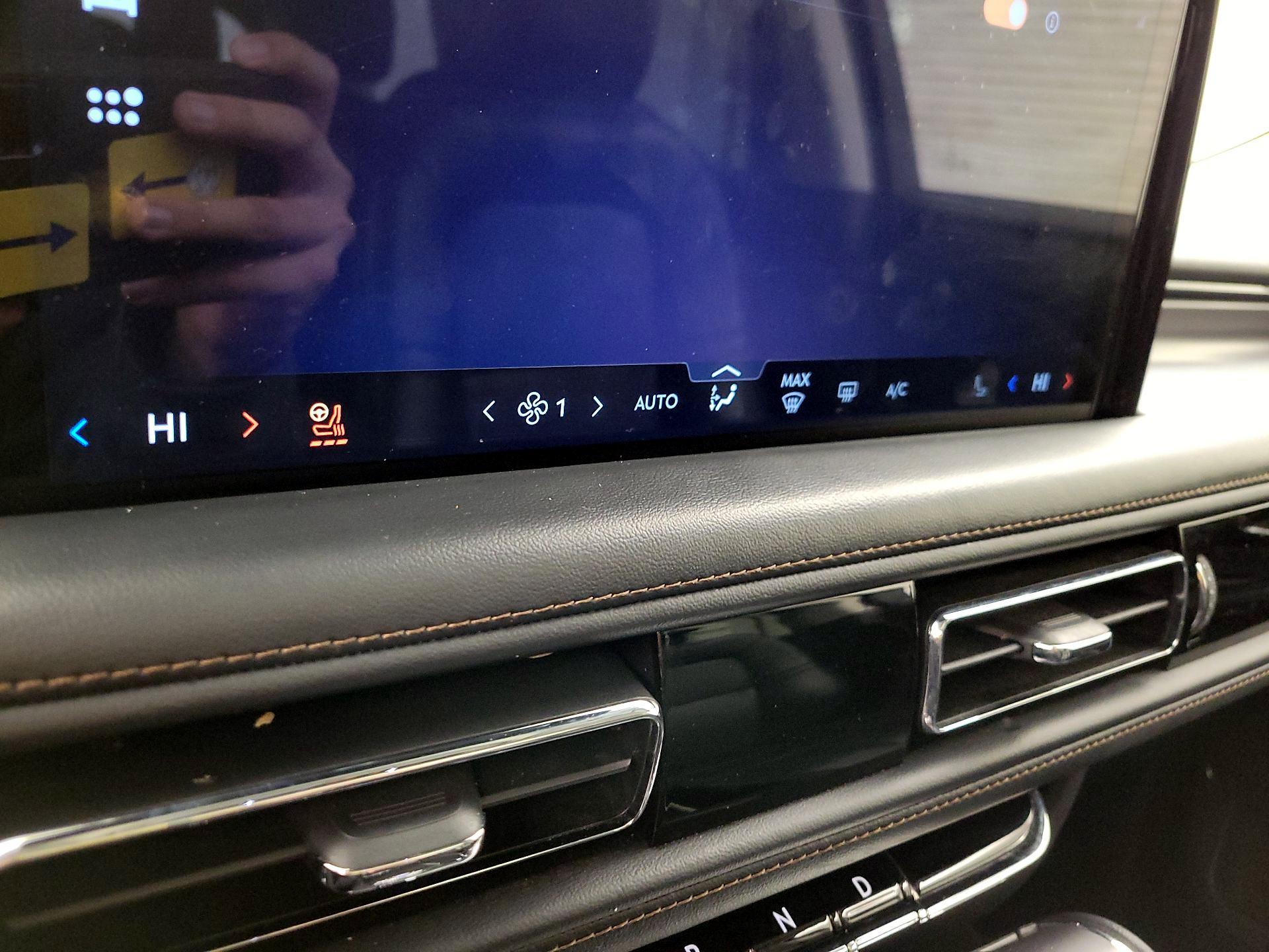 Thumbnail: 2025 Lincoln Aviator - 17