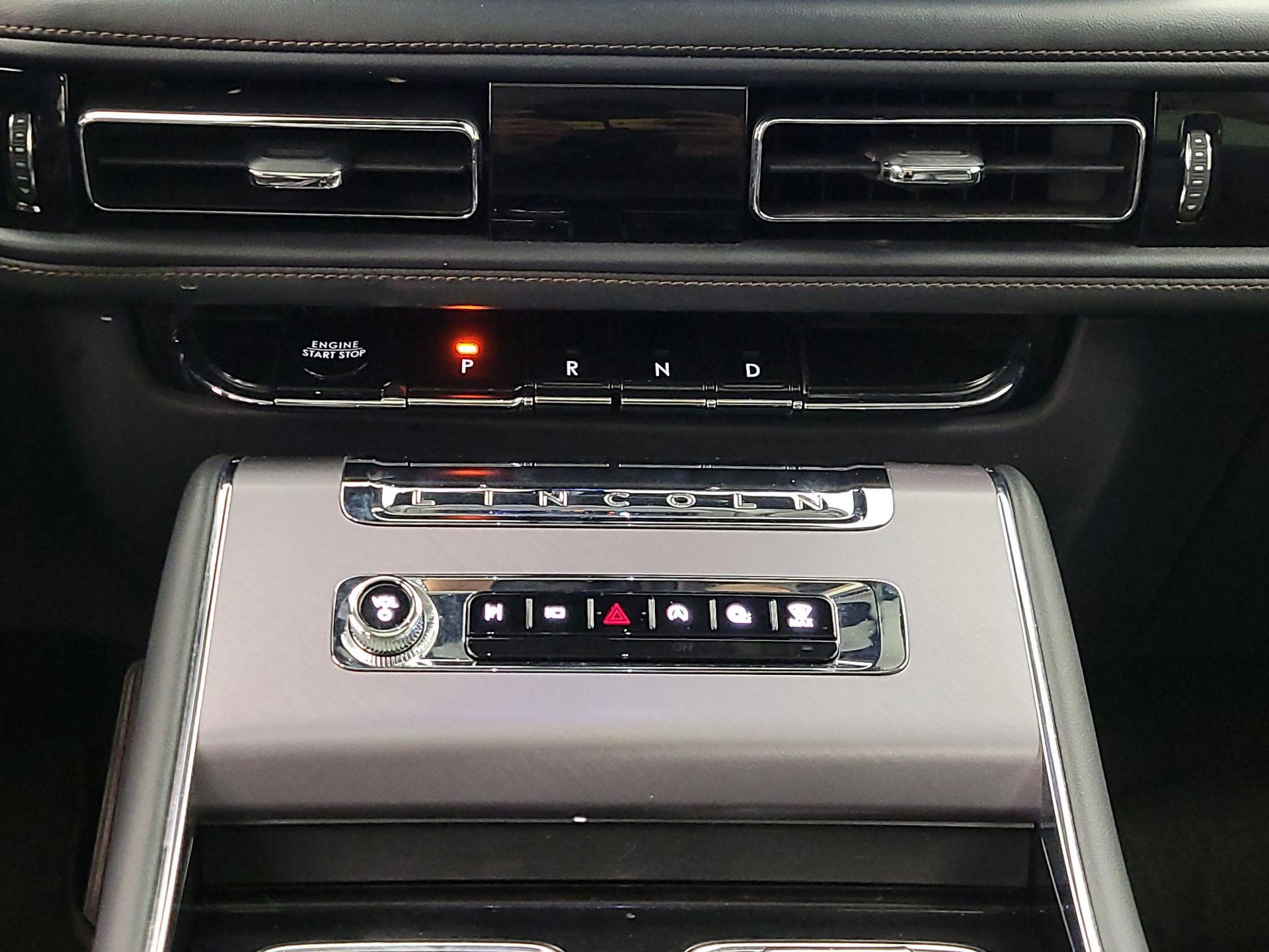 Thumbnail: 2025 Lincoln Aviator - 18