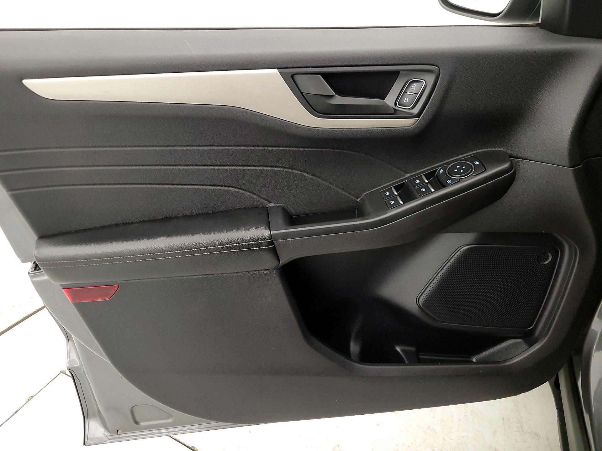 Thumbnail: 2022 Ford Escape - 12