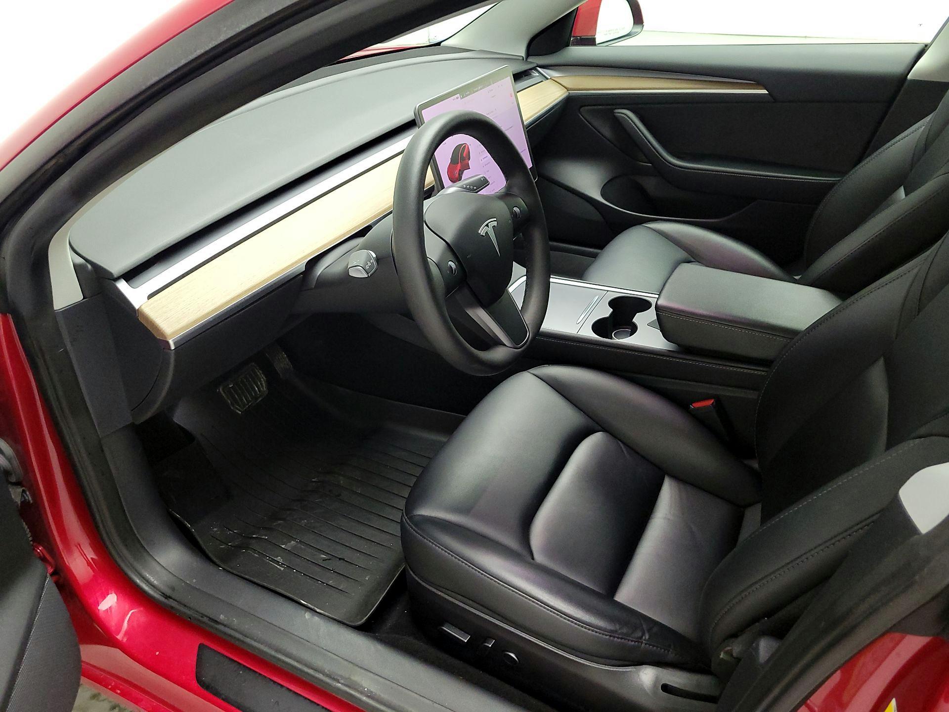 Thumbnail: 2022 Tesla Model 3 - 11