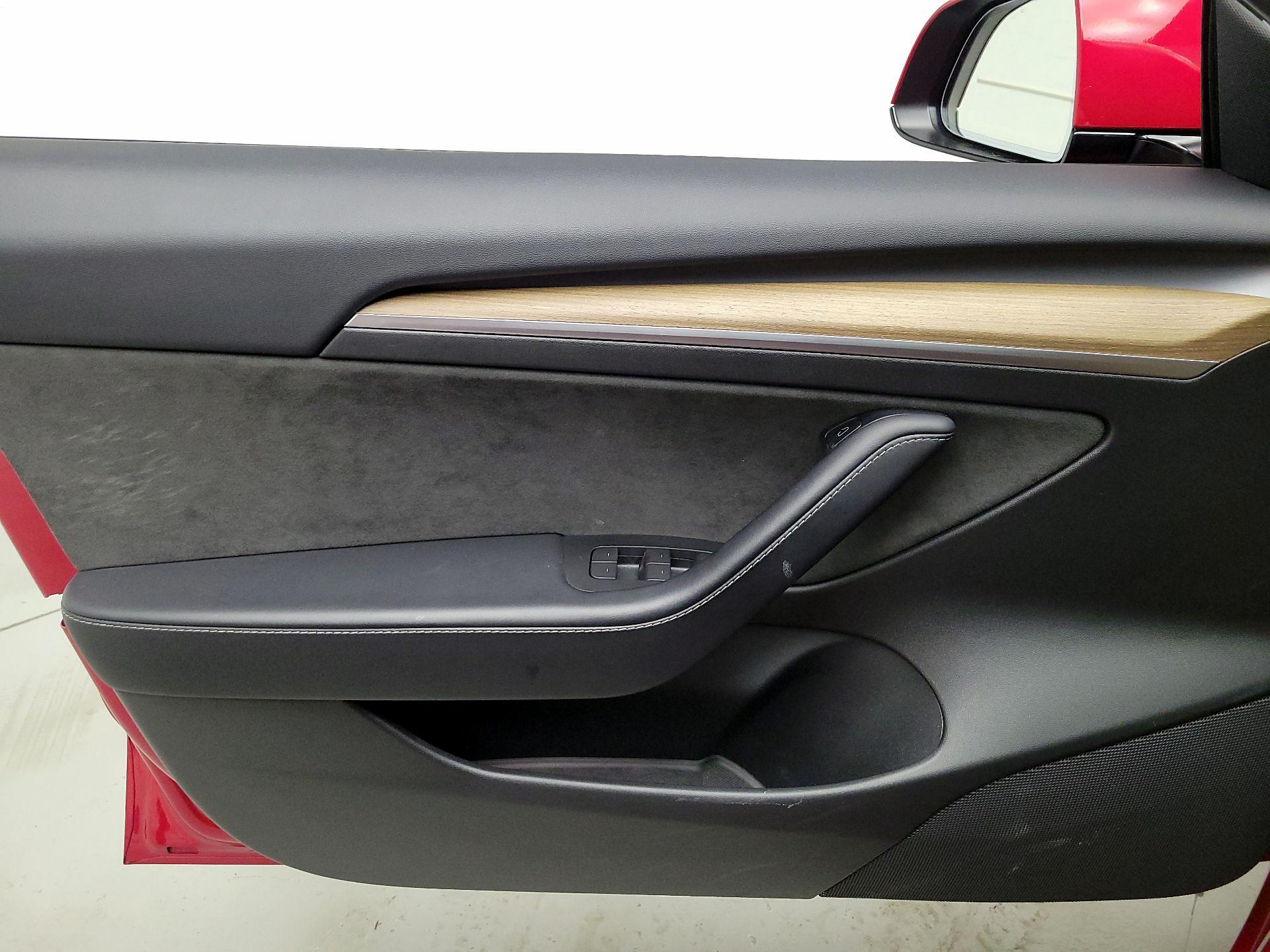 Thumbnail: 2022 Tesla Model 3 - 12