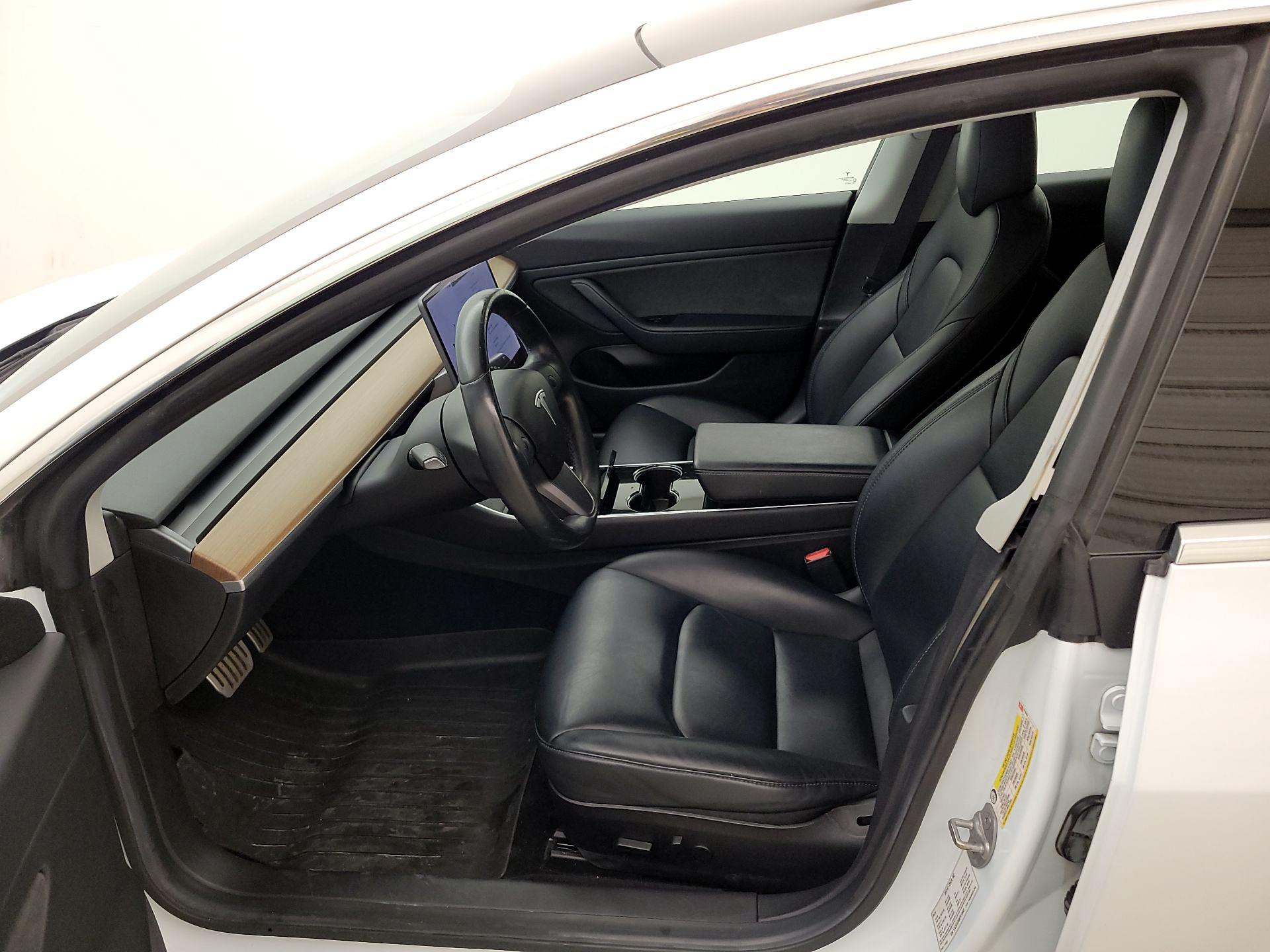 Thumbnail: 2019 Tesla Model 3 - 11