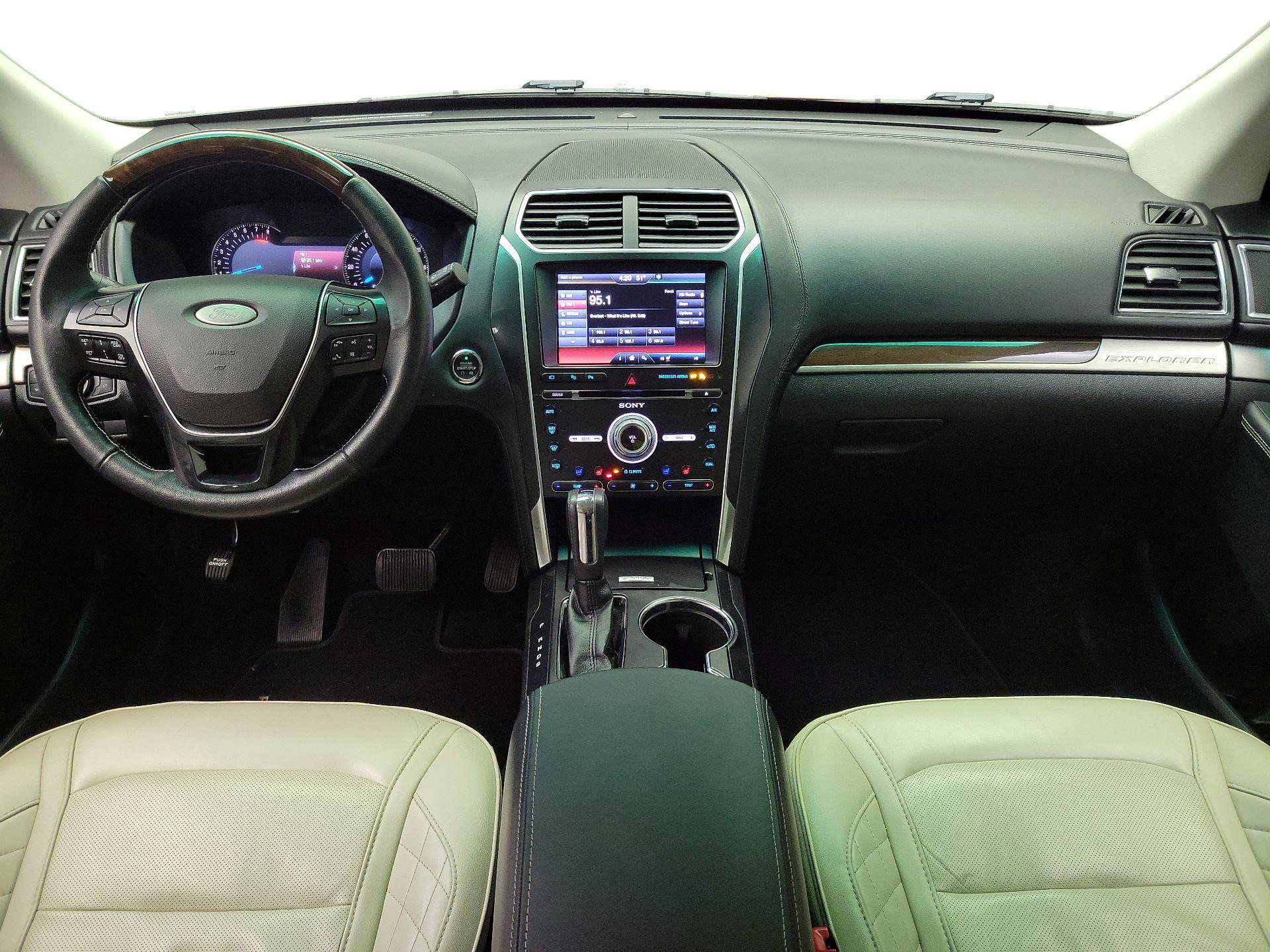 Thumbnail: 2016 Ford Explorer - 9