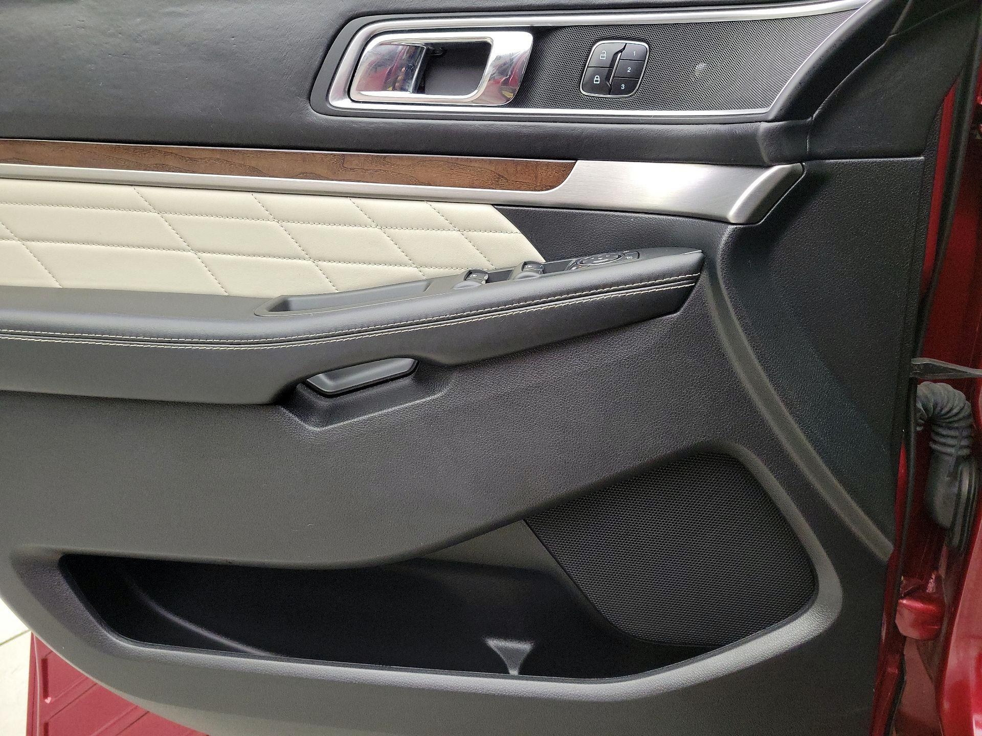 Thumbnail: 2016 Ford Explorer - 12