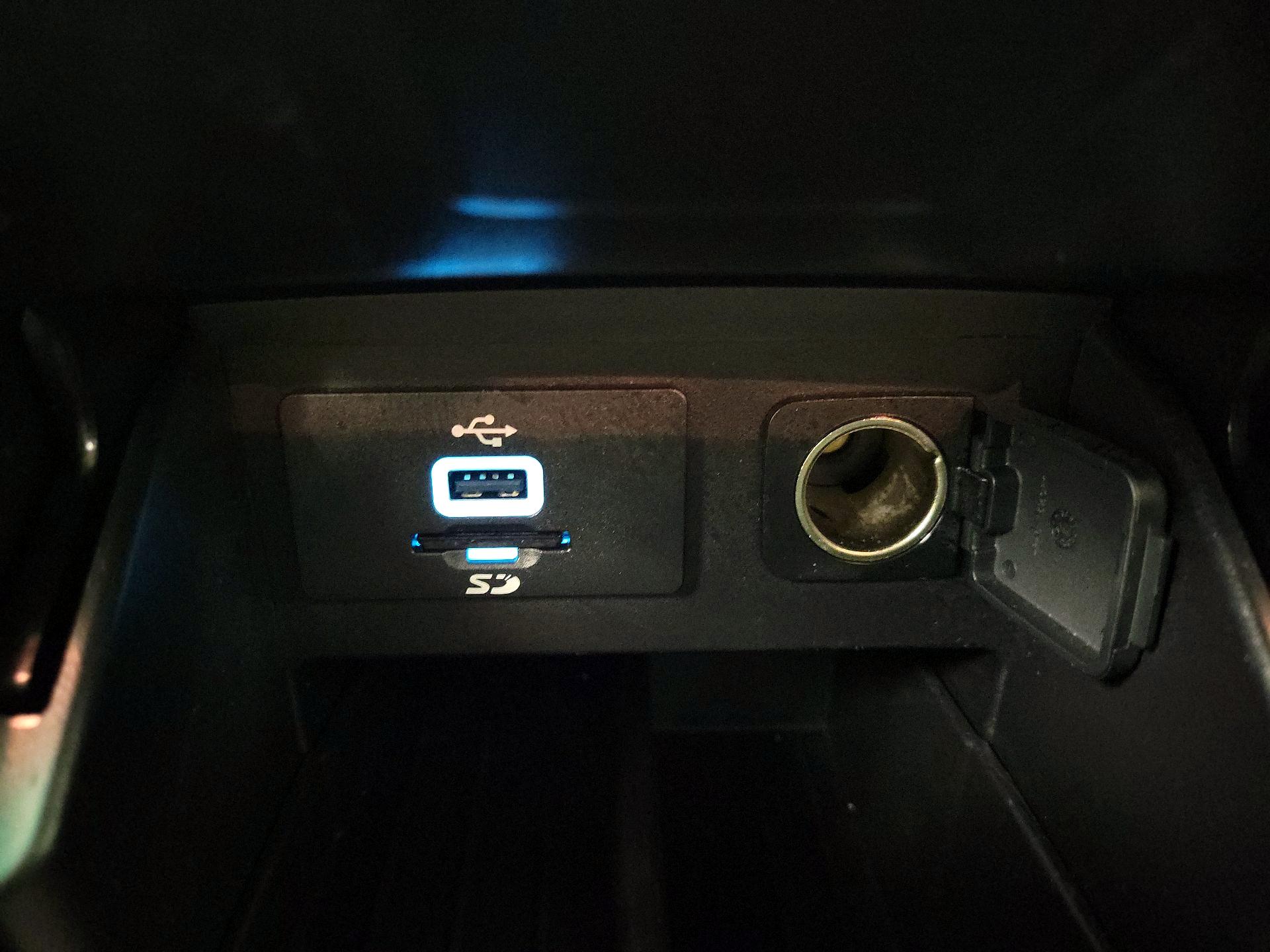 Thumbnail: 2016 Ford Explorer - 17