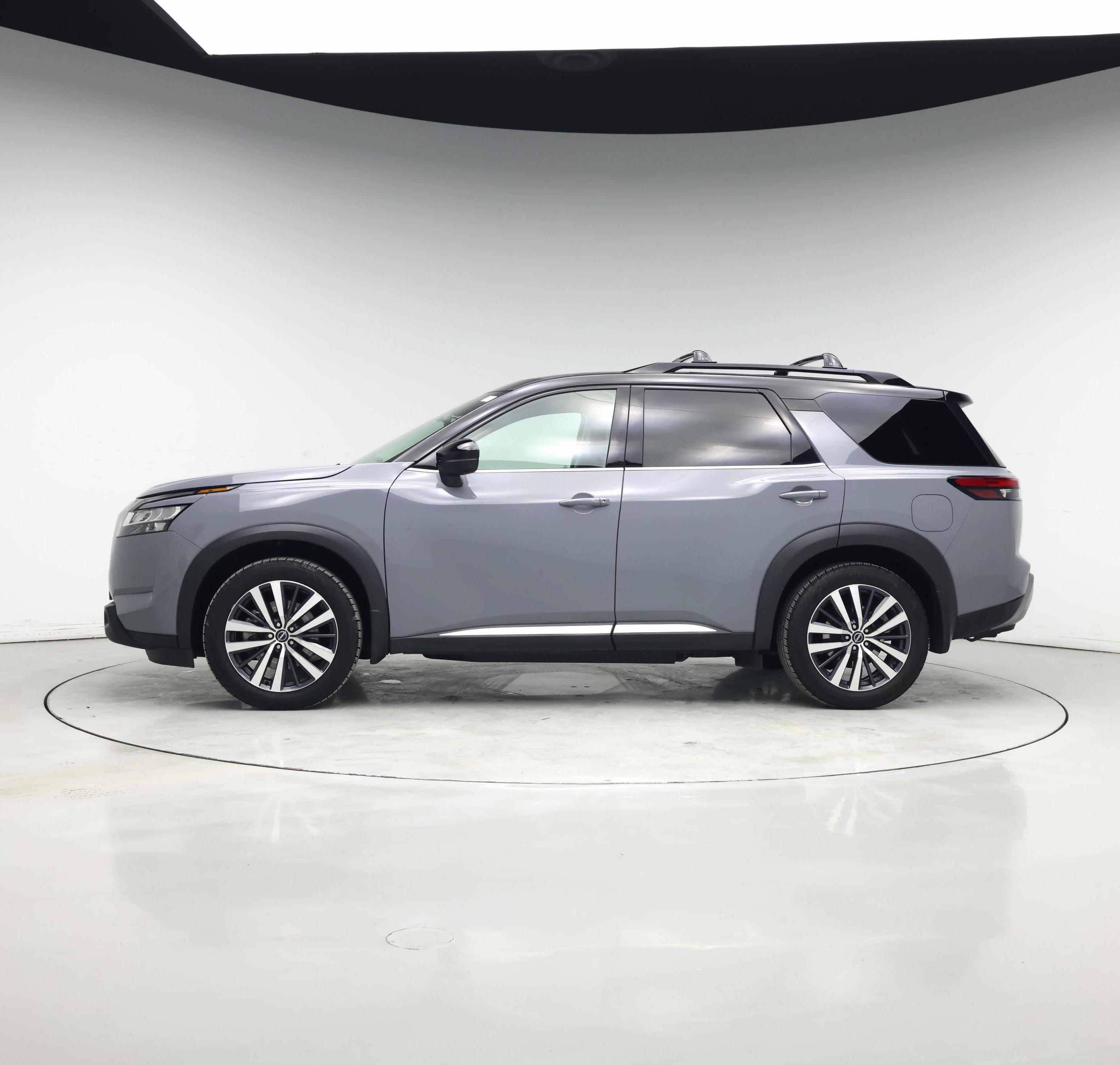 Thumbnail: 2022 Nissan Pathfinder - 3