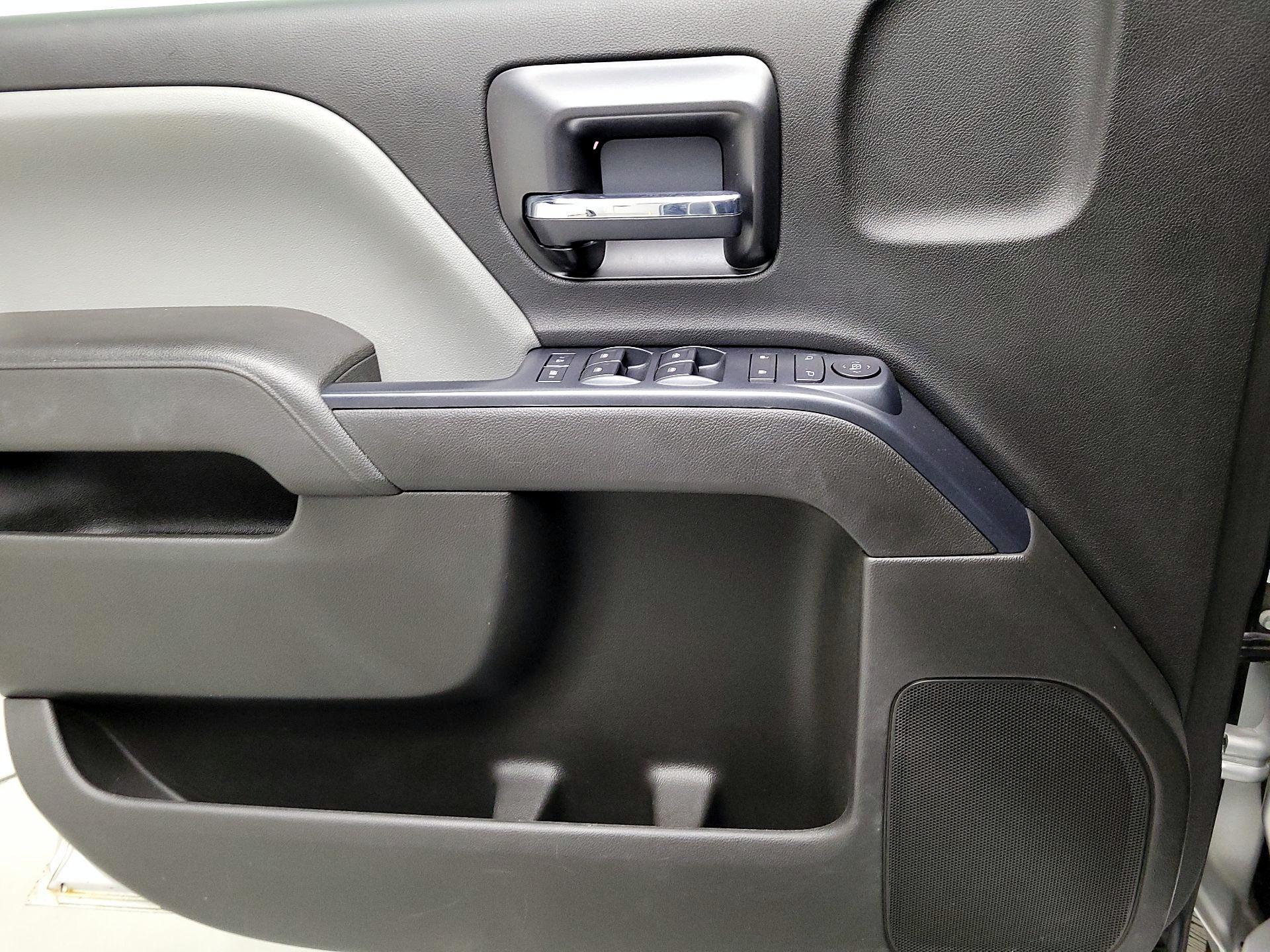 Thumbnail: 2017 Chevrolet Silverado 1500 - 12