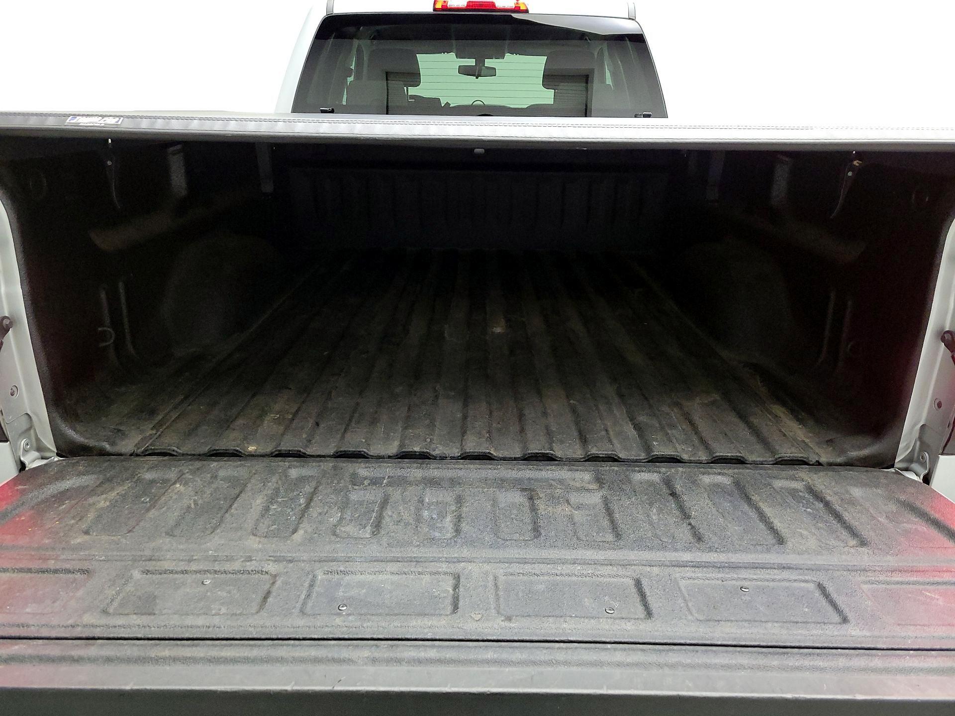 Thumbnail: 2017 Chevrolet Silverado 1500 - 18