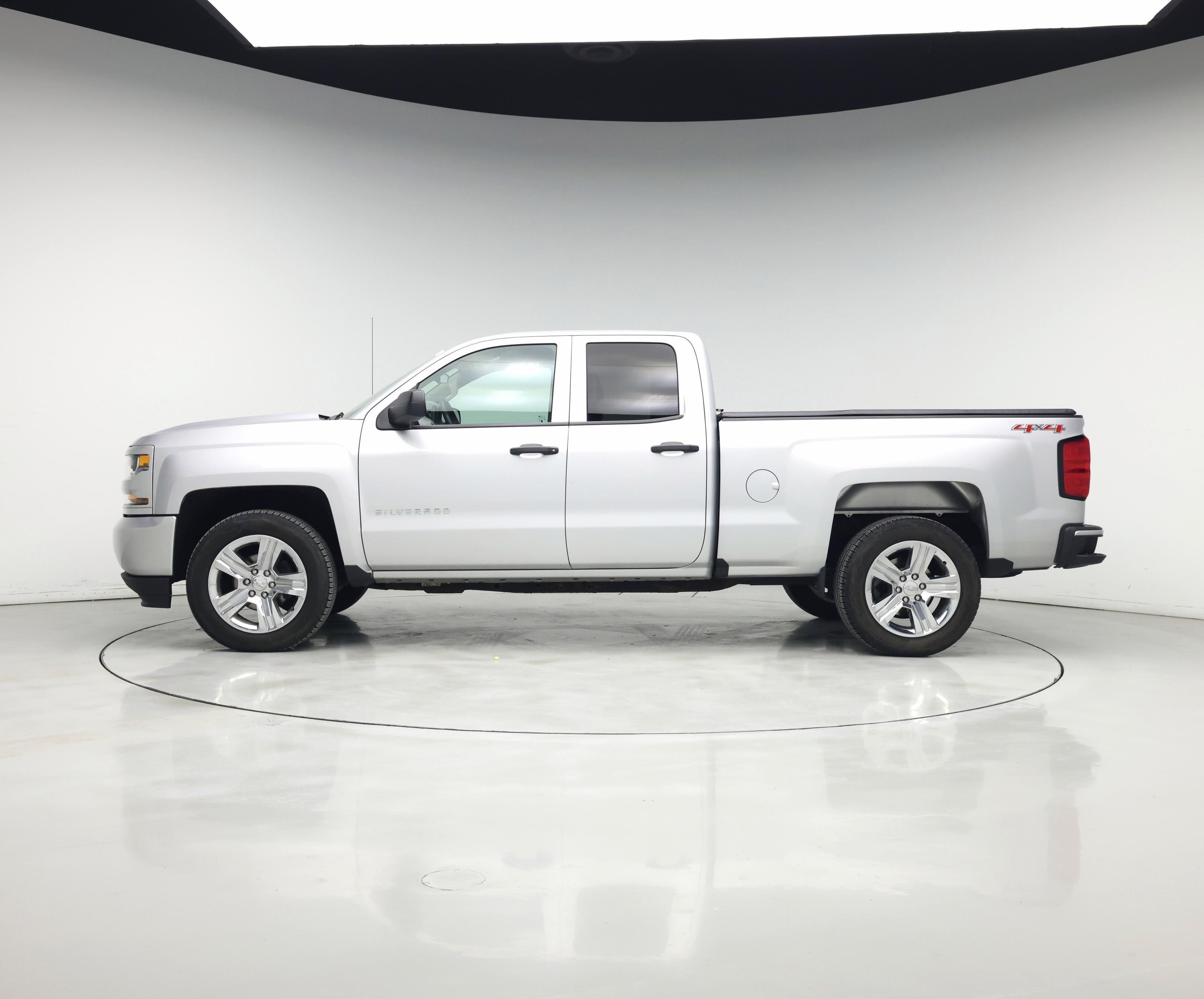 Thumbnail: 2017 Chevrolet Silverado 1500 - 3