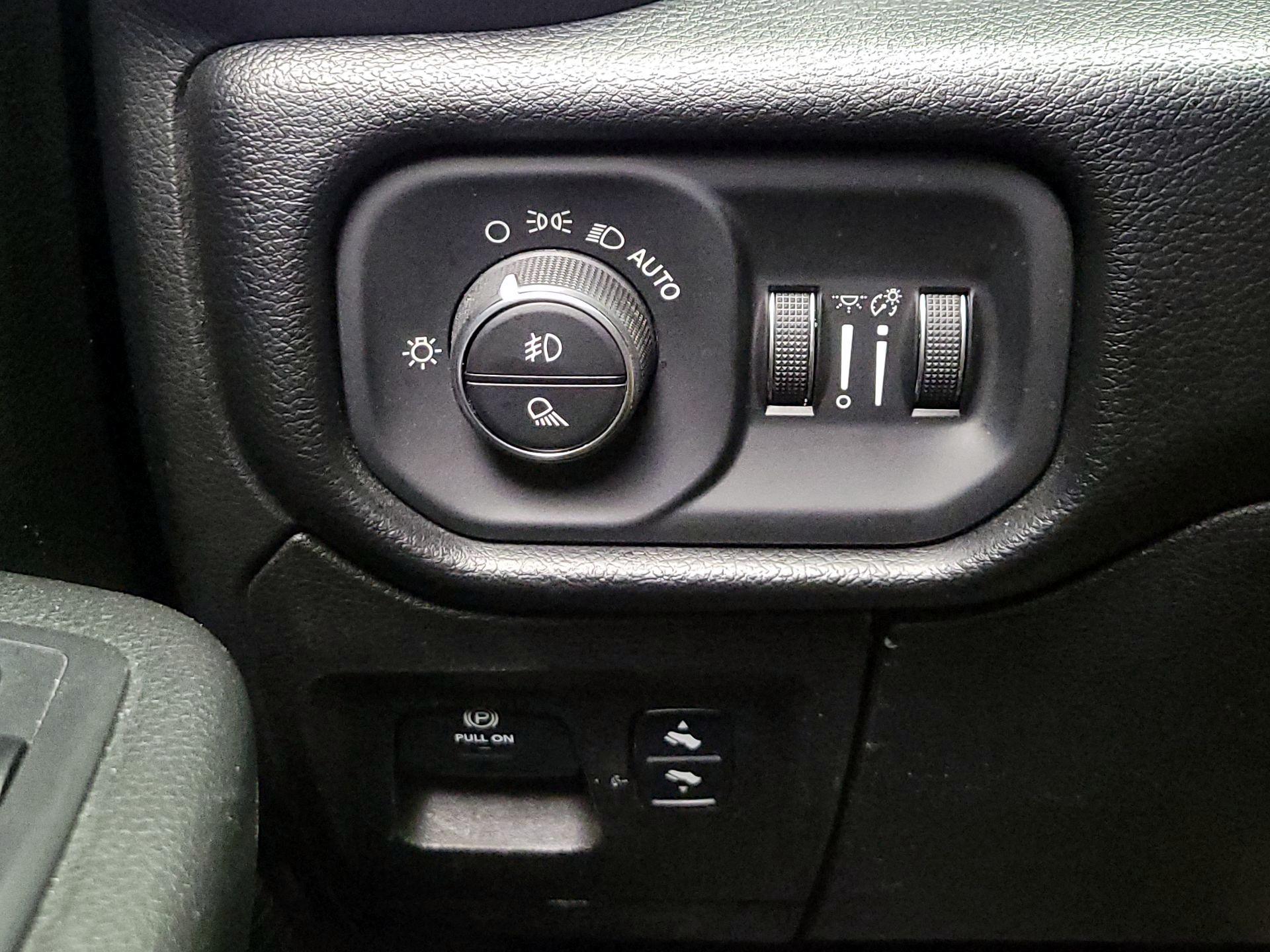 Thumbnail: 2019 RAM 1500 - 13