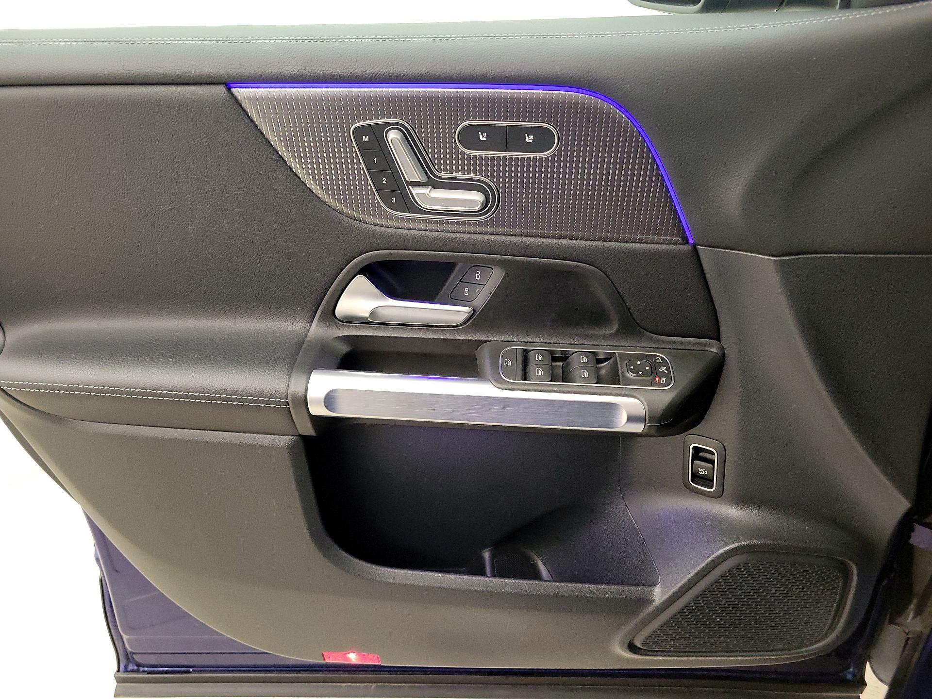 Thumbnail: 2023 Mercedes-Benz GLB - 12