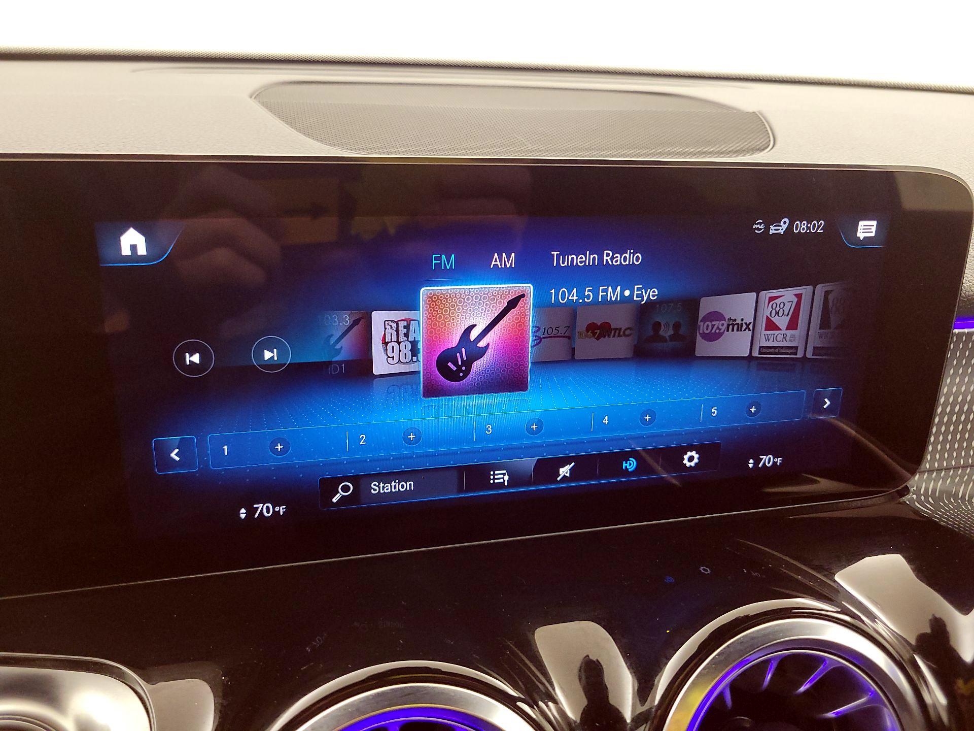 Thumbnail: 2023 Mercedes-Benz GLB - 16