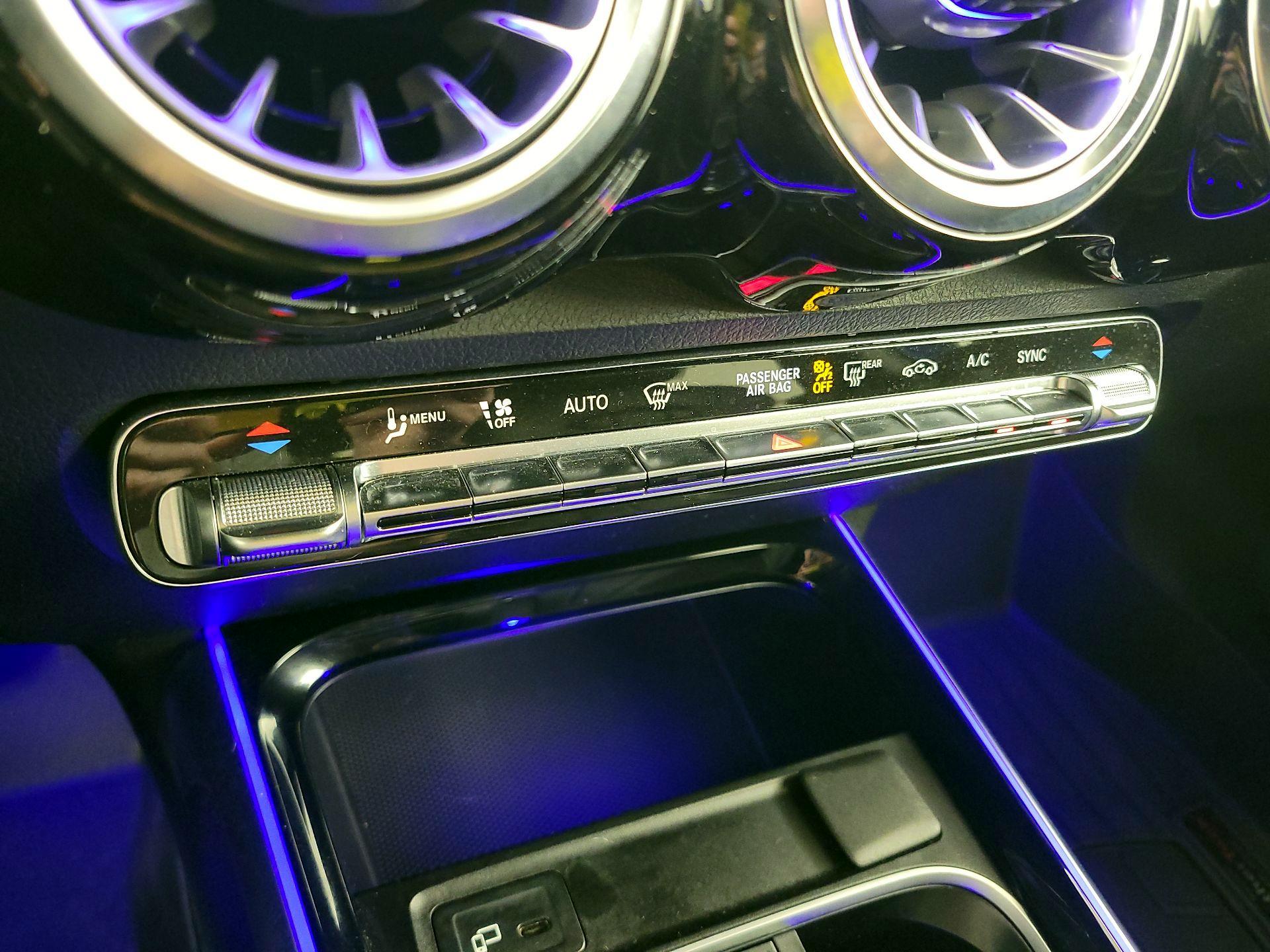 Thumbnail: 2023 Mercedes-Benz GLB - 17