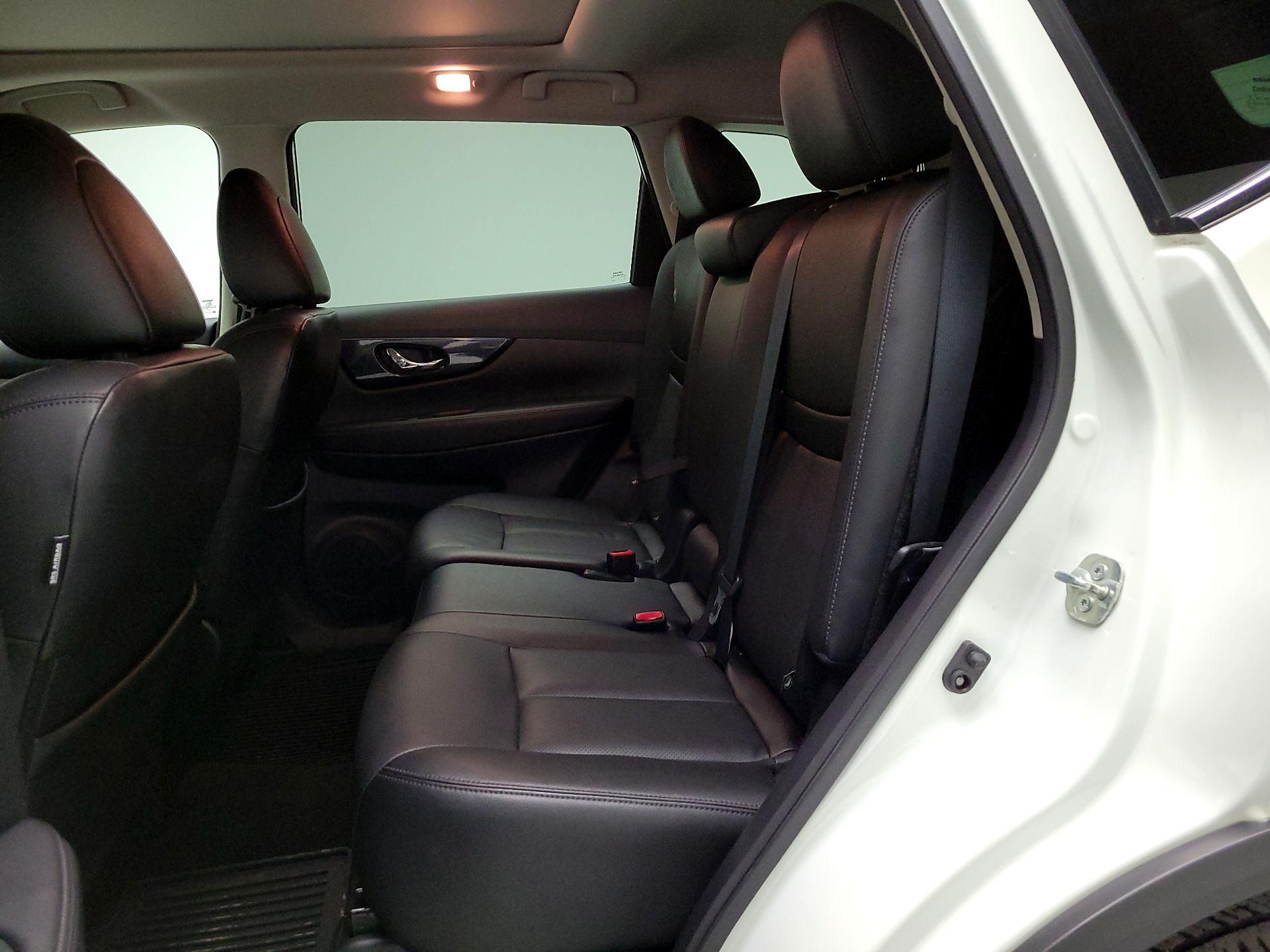 Thumbnail: 2019 Nissan Rogue - 18