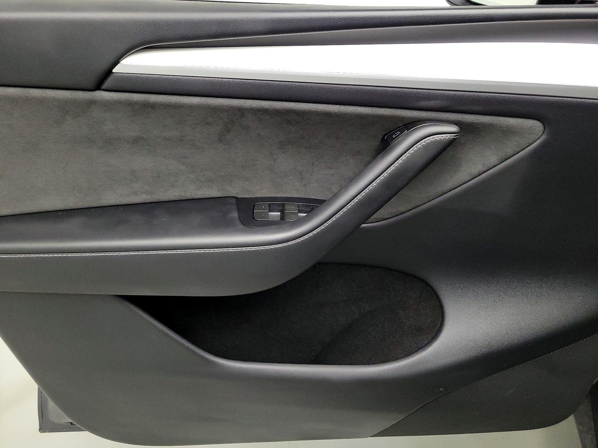 Thumbnail: 2023 Tesla Model Y - 12