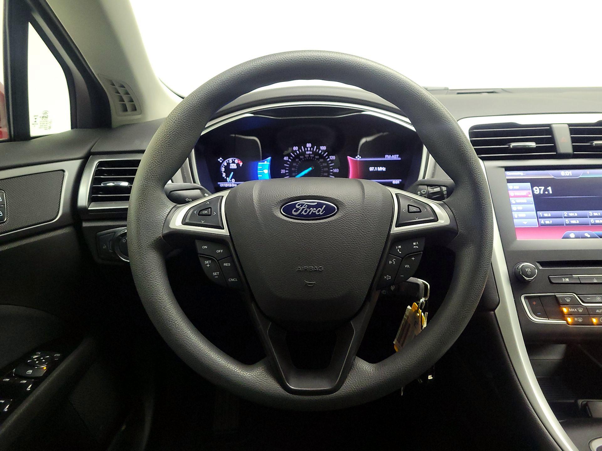 Thumbnail: 2016 Ford Fusion - 10