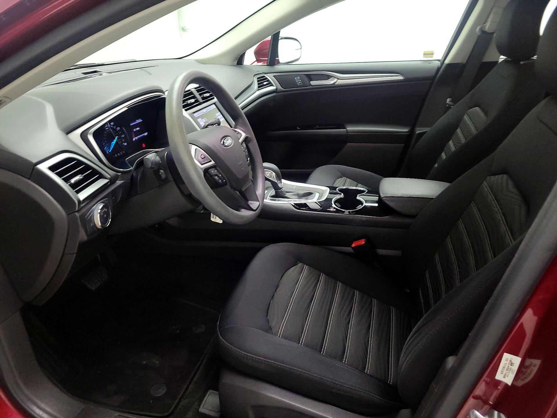 Thumbnail: 2016 Ford Fusion - 11