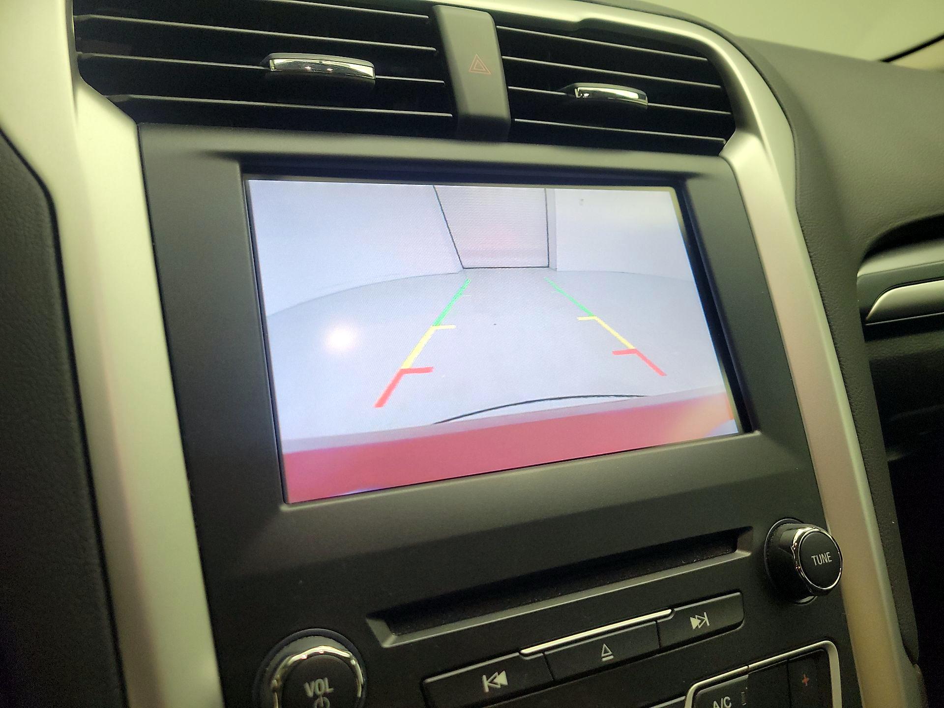 Thumbnail: 2016 Ford Fusion - 13