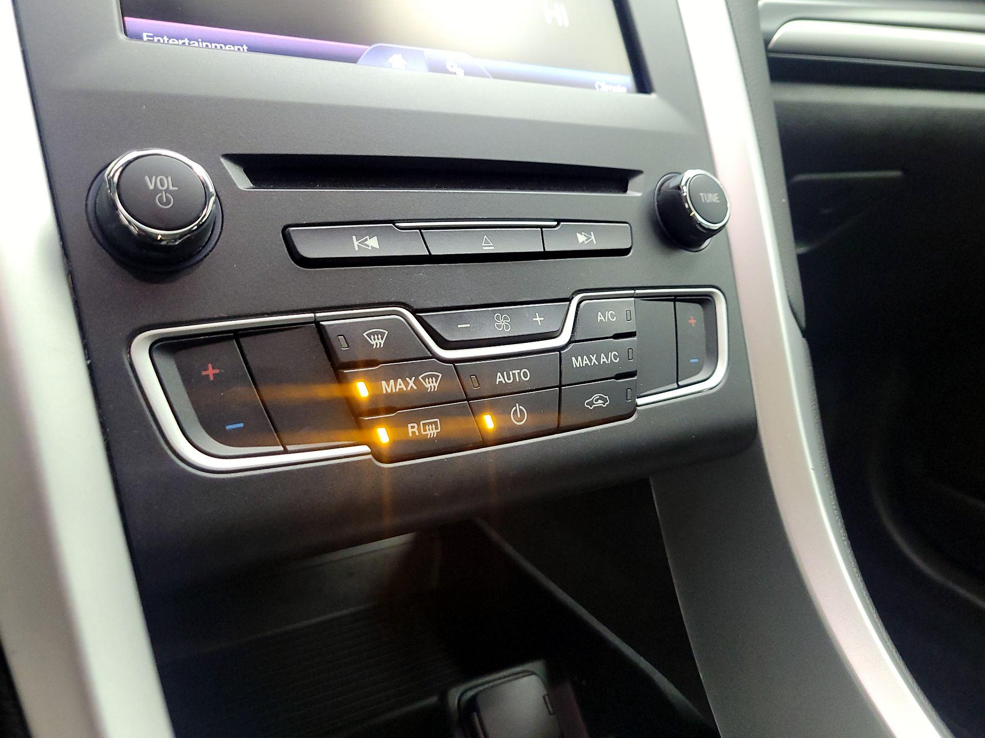 Thumbnail: 2016 Ford Fusion - 15