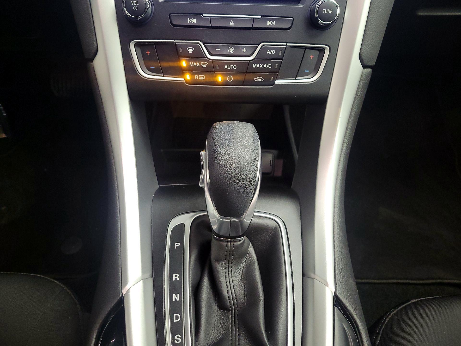 Thumbnail: 2016 Ford Fusion - 16