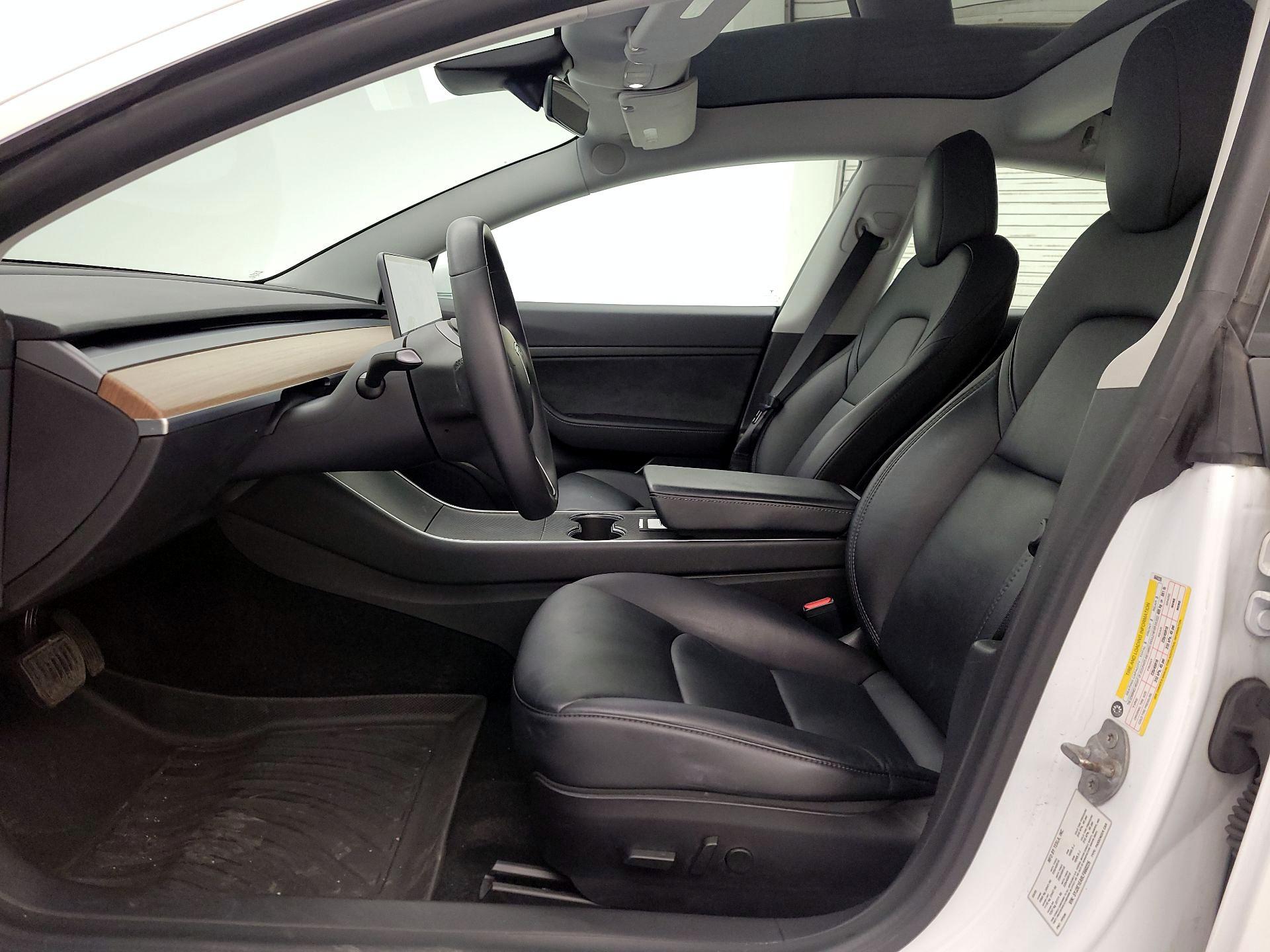 Thumbnail: 2020 Tesla Model 3 - 11