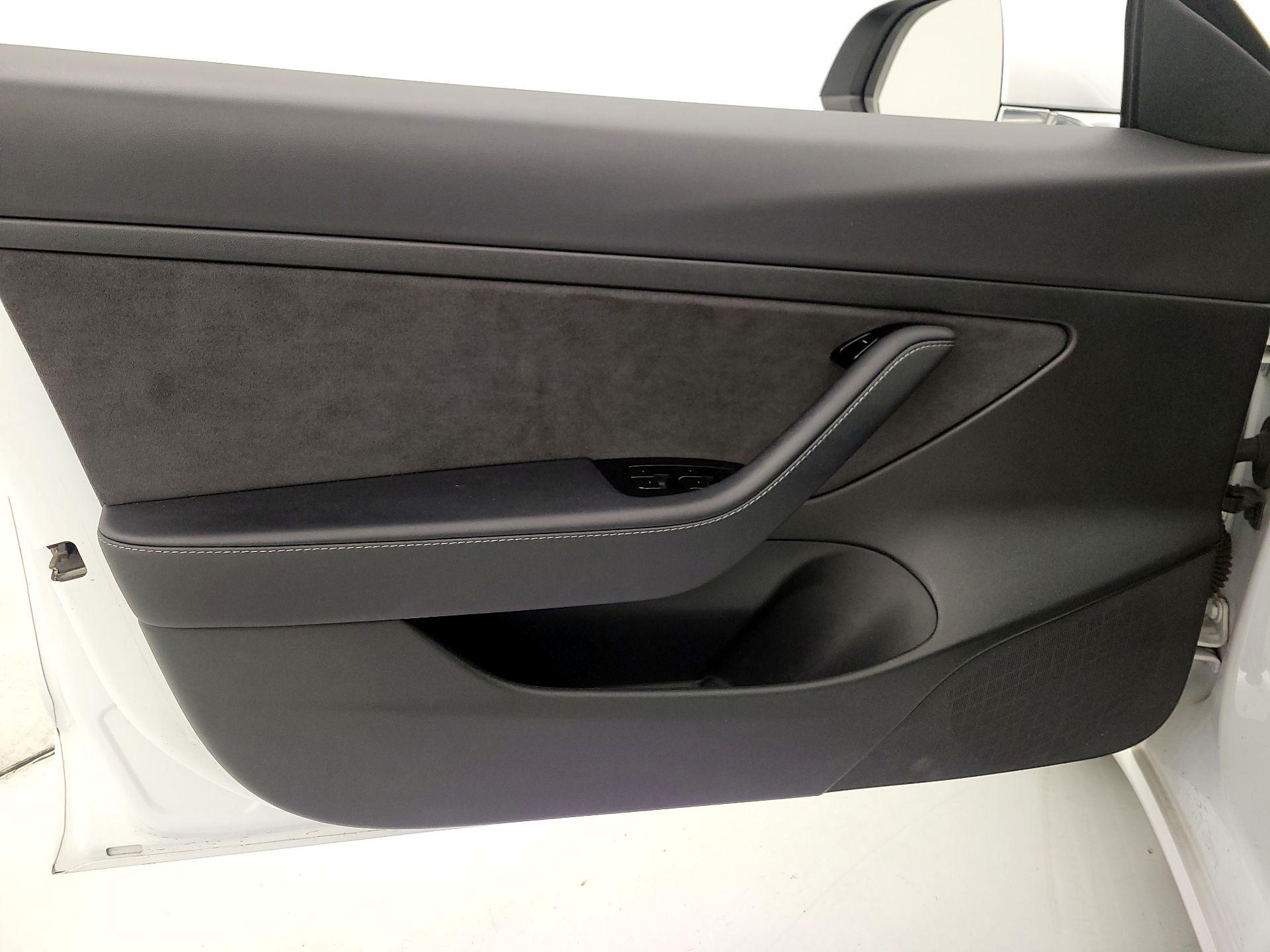 Thumbnail: 2020 Tesla Model 3 - 12