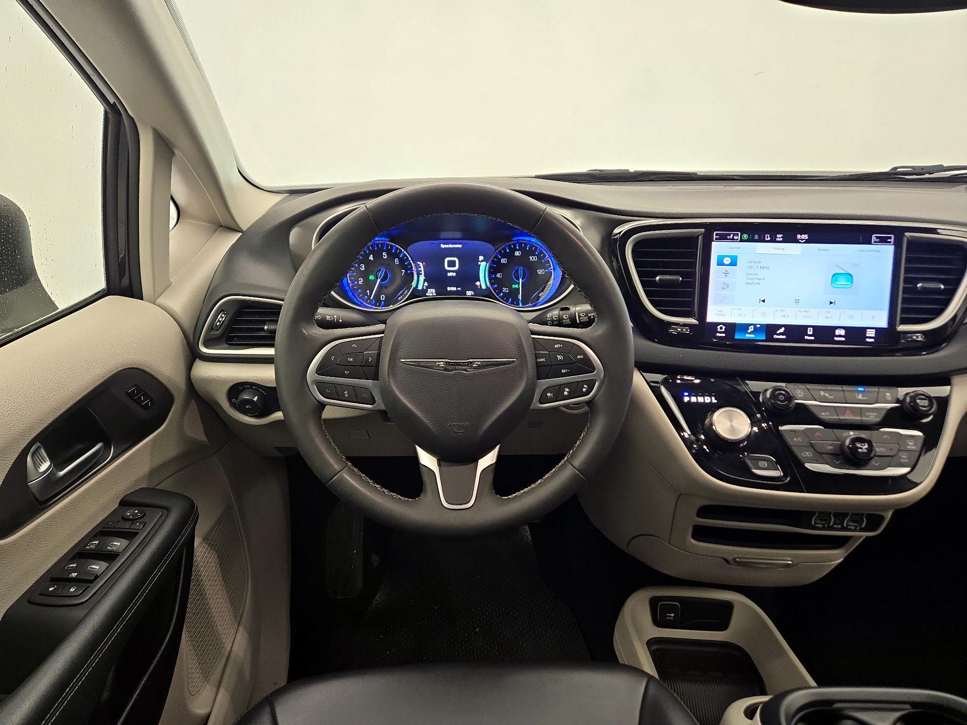 Thumbnail: 2023 Chrysler Pacifica - 10