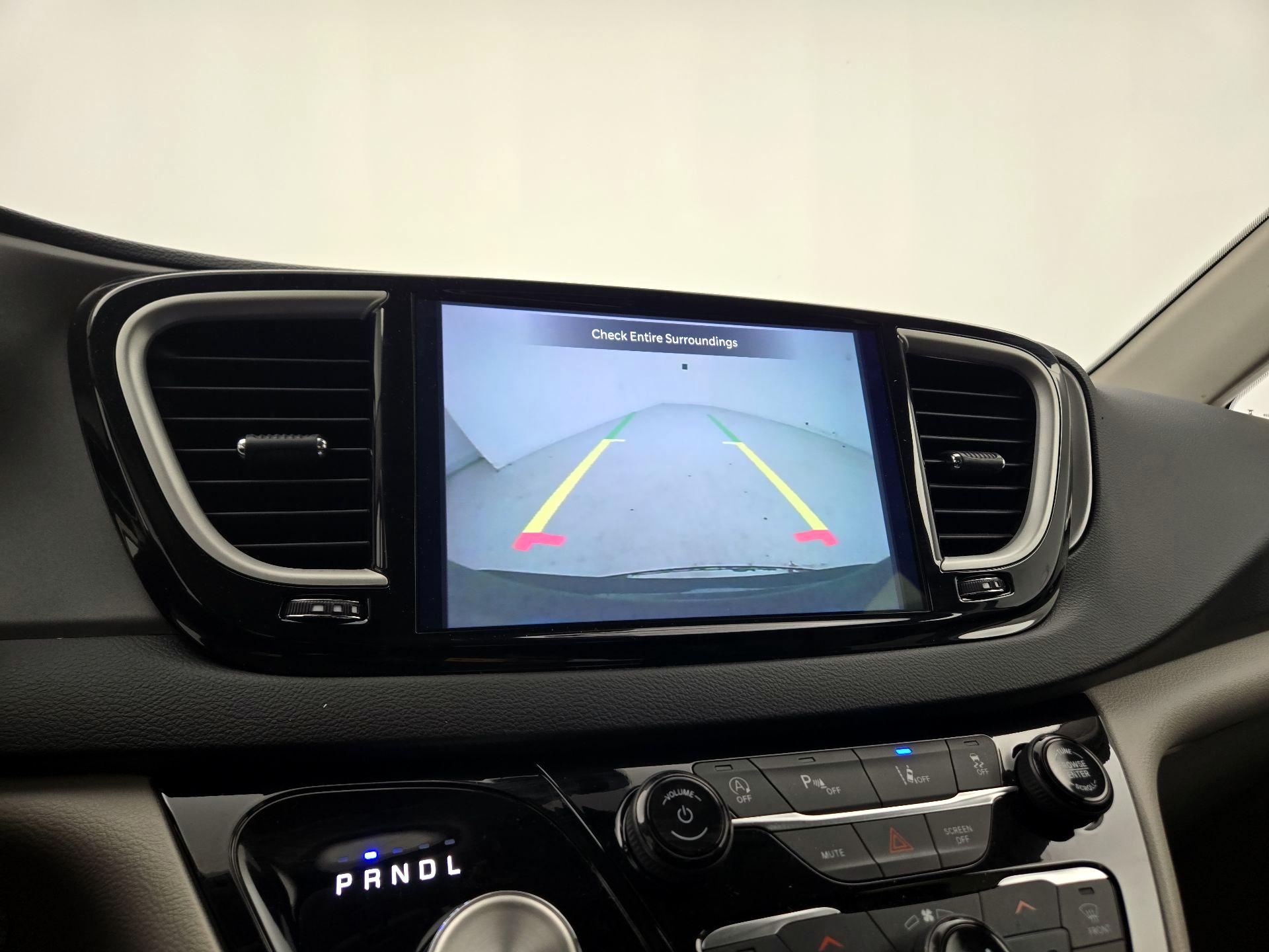 Thumbnail: 2023 Chrysler Pacifica - 14