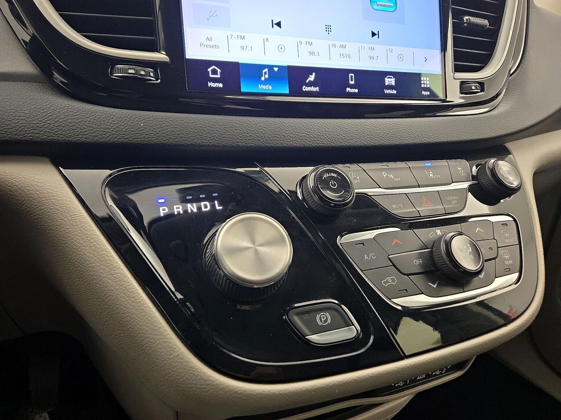 Thumbnail: 2023 Chrysler Pacifica - 17