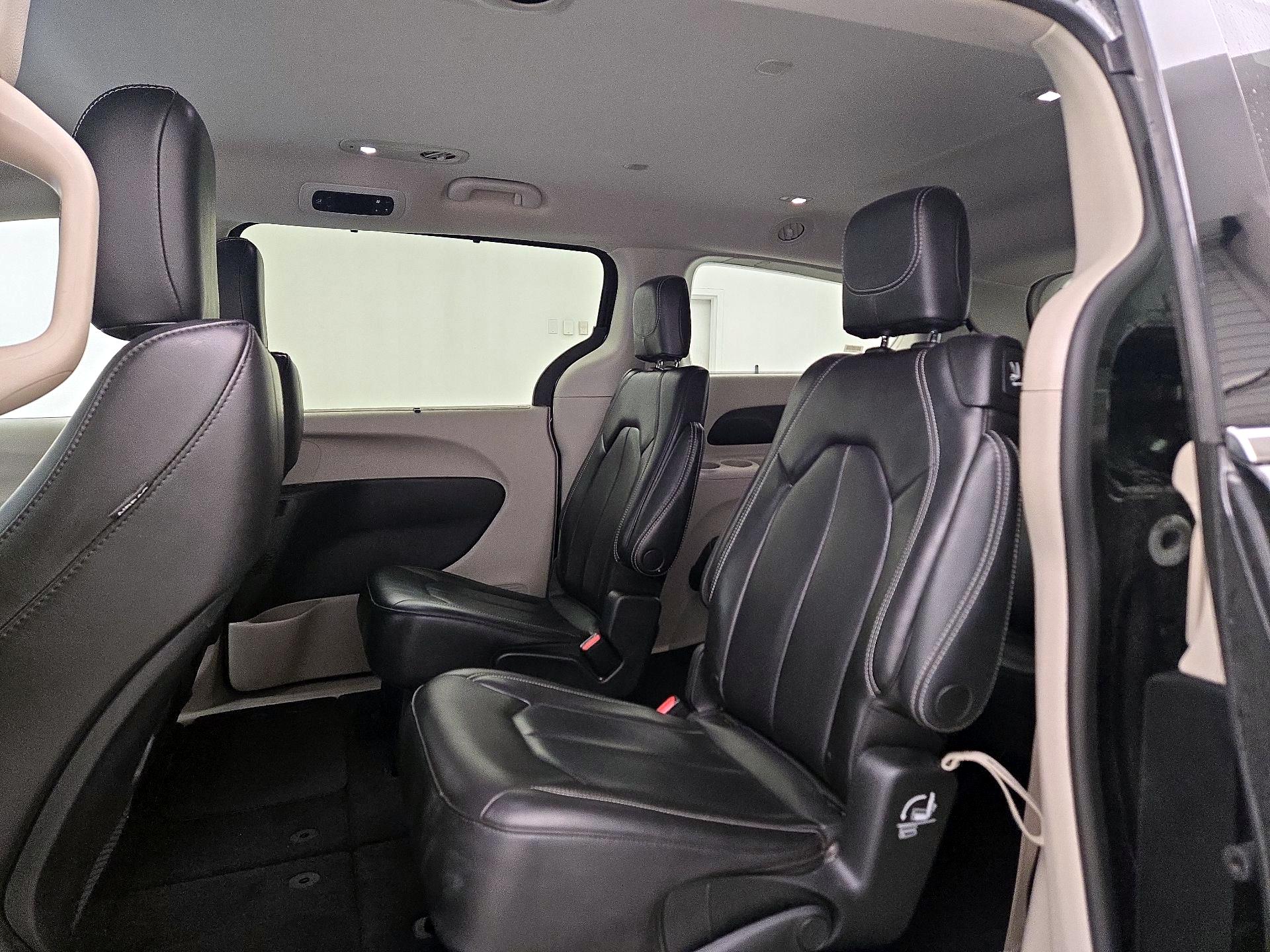 Thumbnail: 2023 Chrysler Pacifica - 19