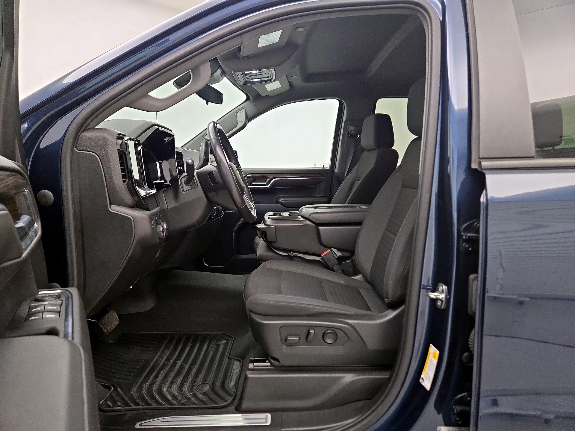 Thumbnail: 2022 Chevrolet Silverado 1500 - 11