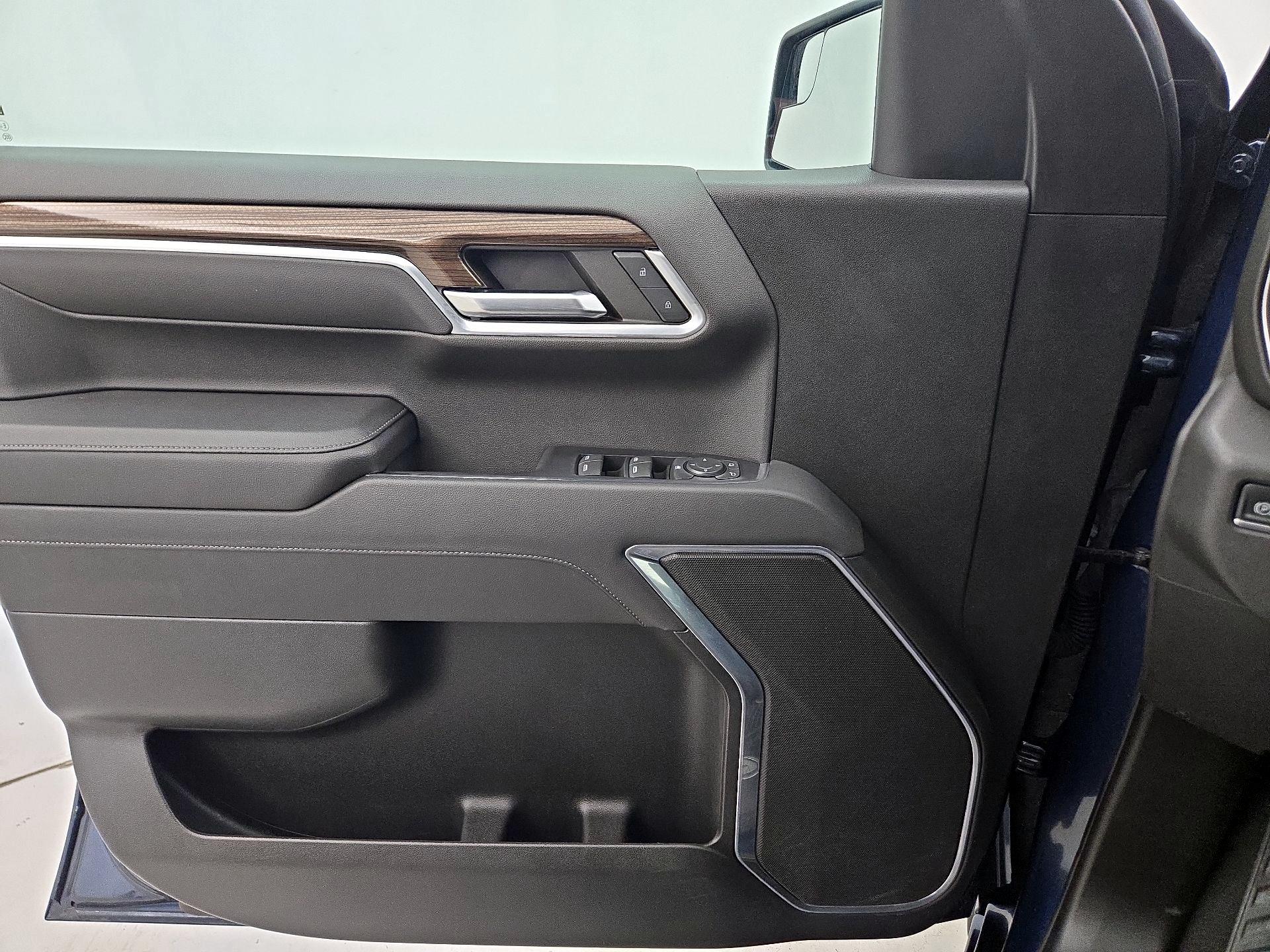 Thumbnail: 2022 Chevrolet Silverado 1500 - 12