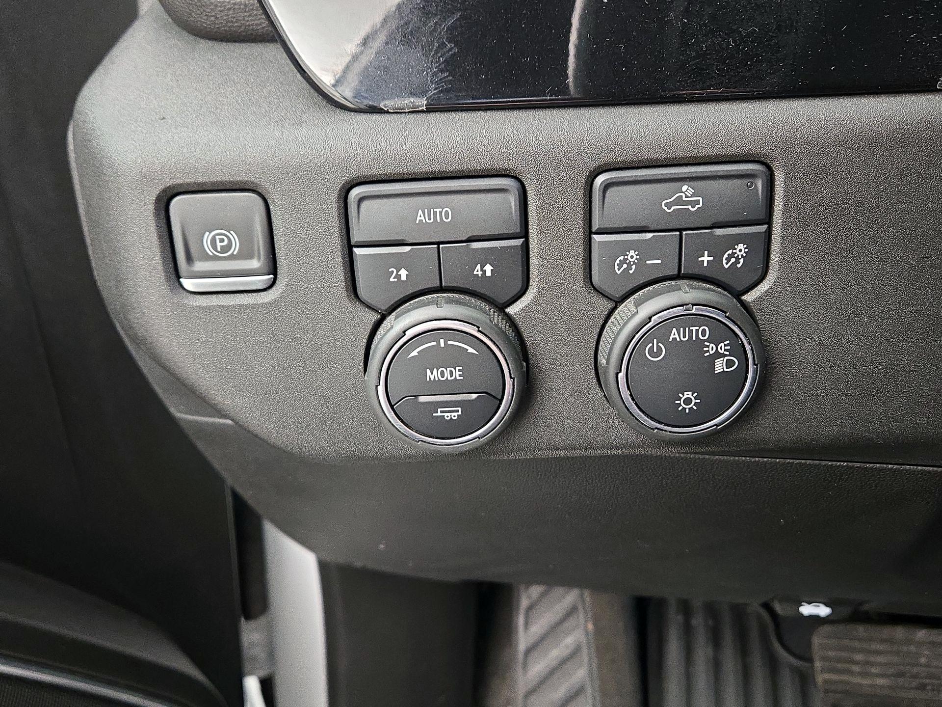 Thumbnail: 2022 Chevrolet Silverado 1500 - 13