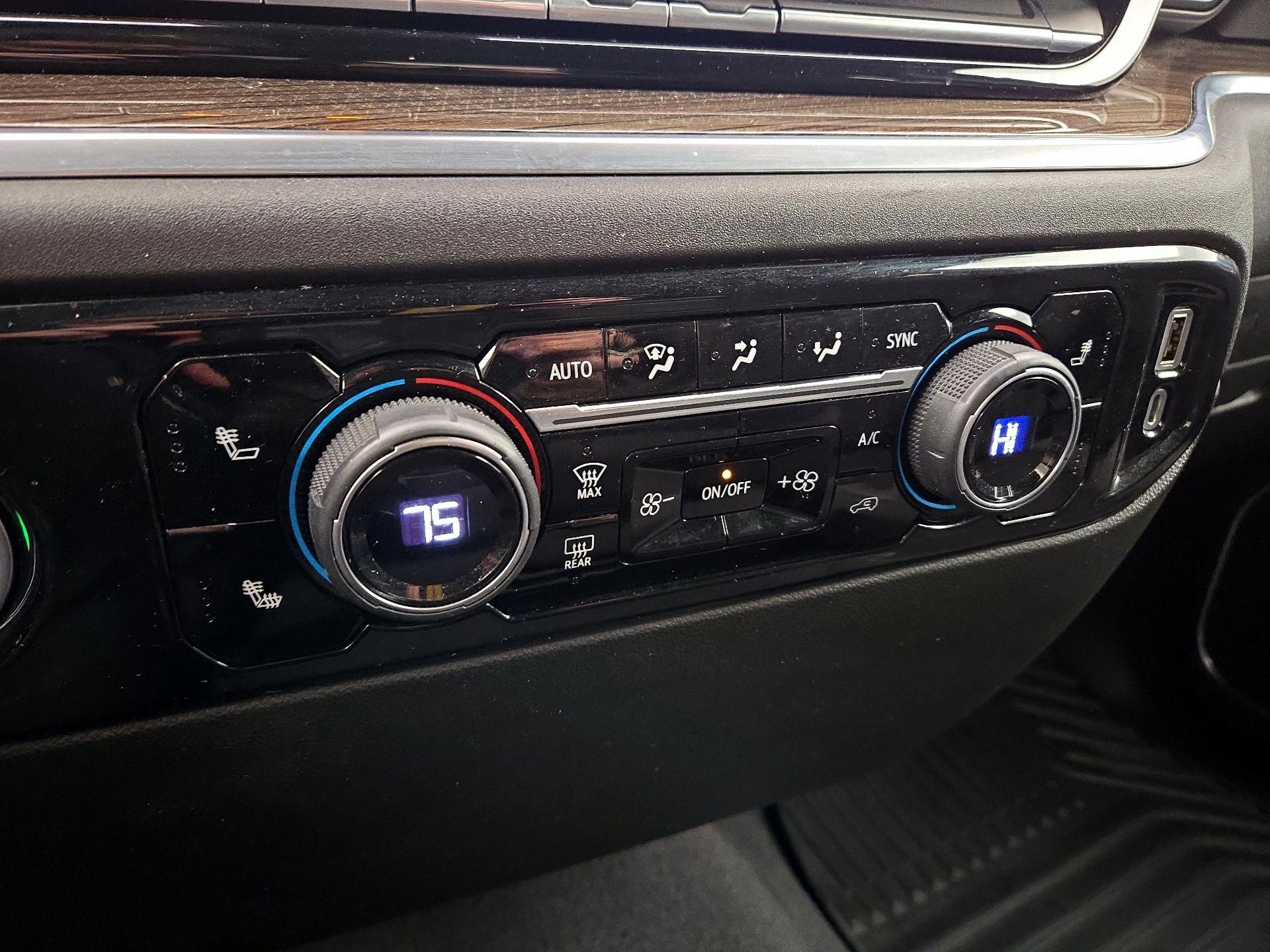 Thumbnail: 2022 Chevrolet Silverado 1500 - 16