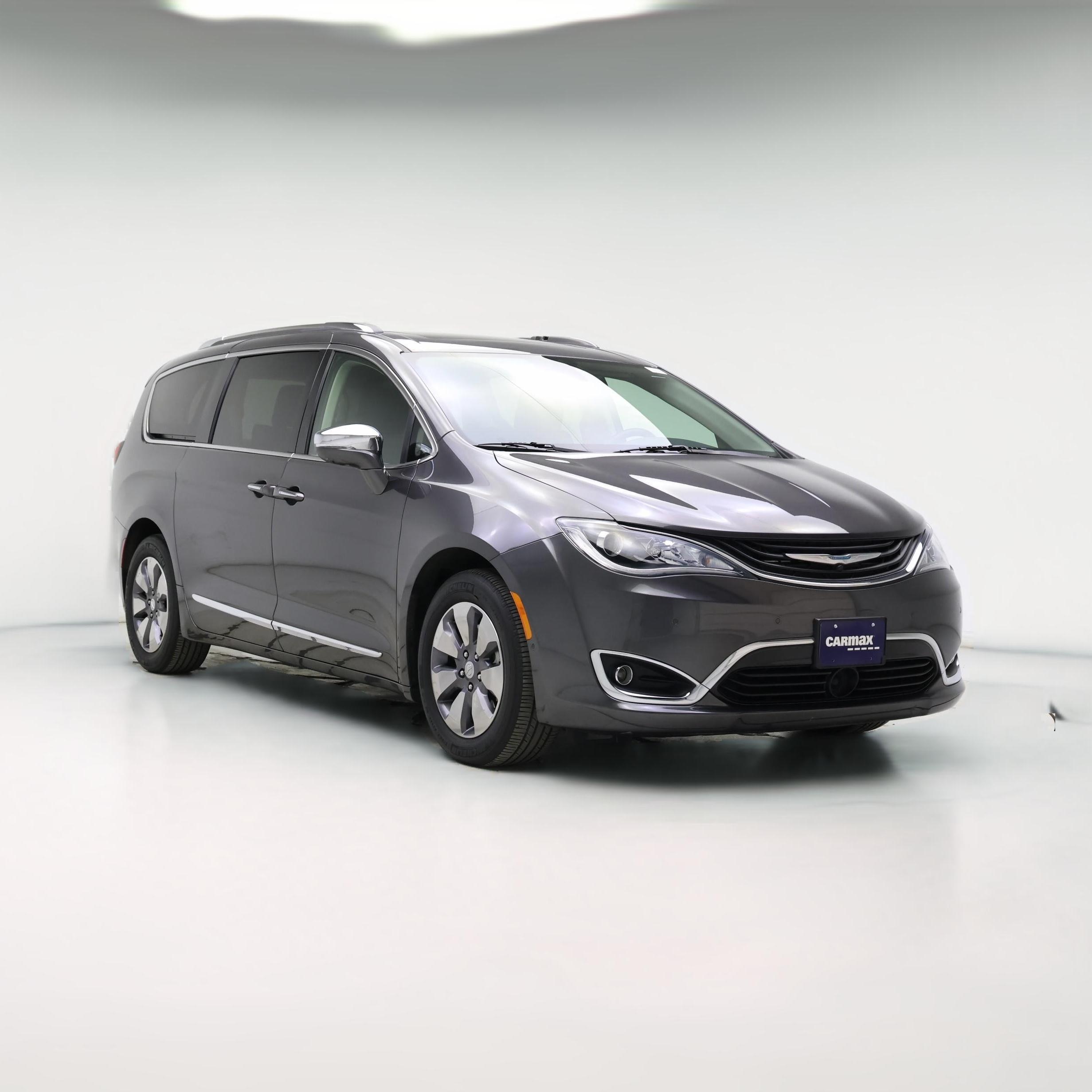 Thumbnail: 2019 Chrysler Pacifica - 1