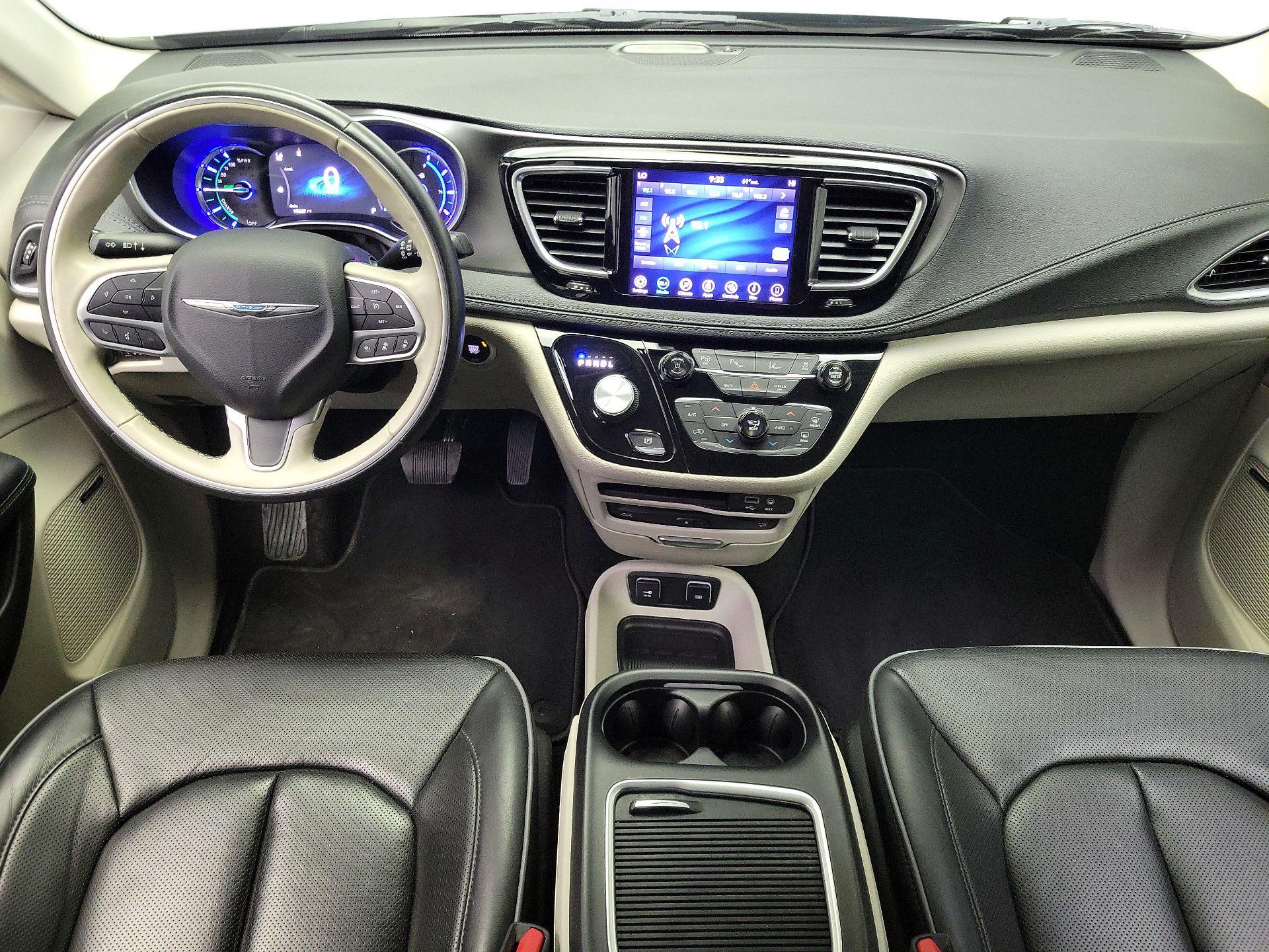 Thumbnail: 2019 Chrysler Pacifica - 9